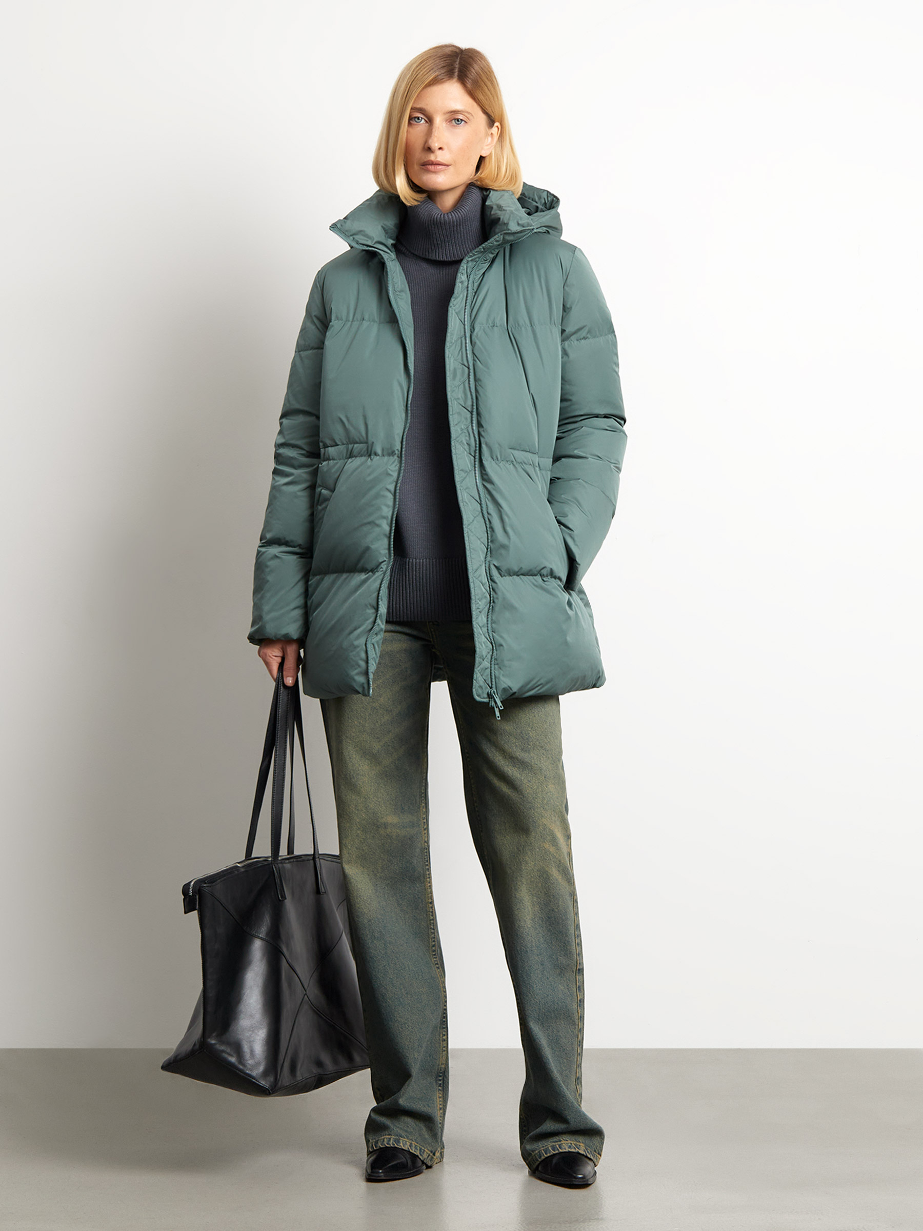 Пуховик с капюшоном 9390₽