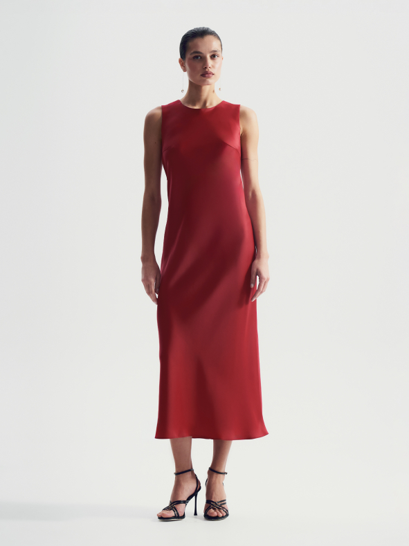 Платье без рукавов