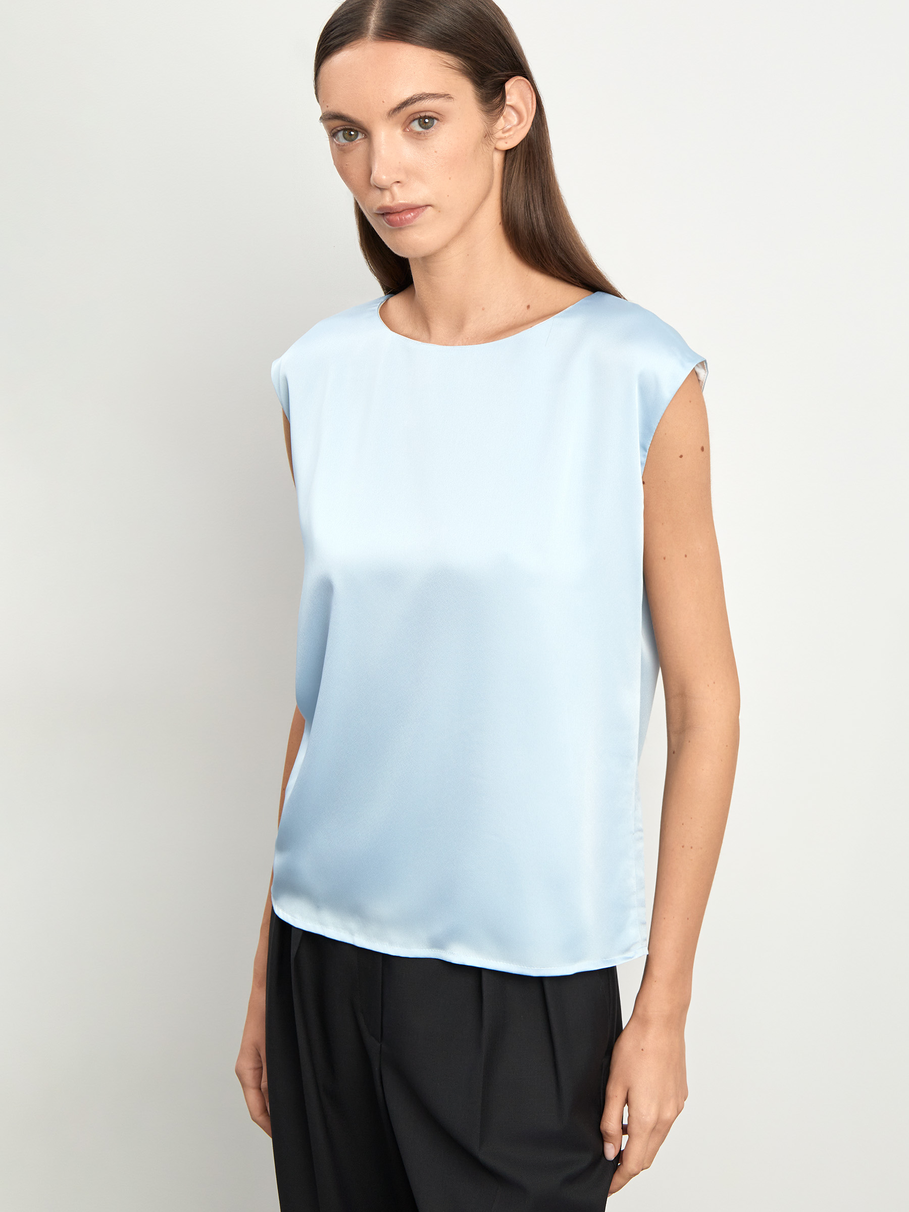 Однотонный топ