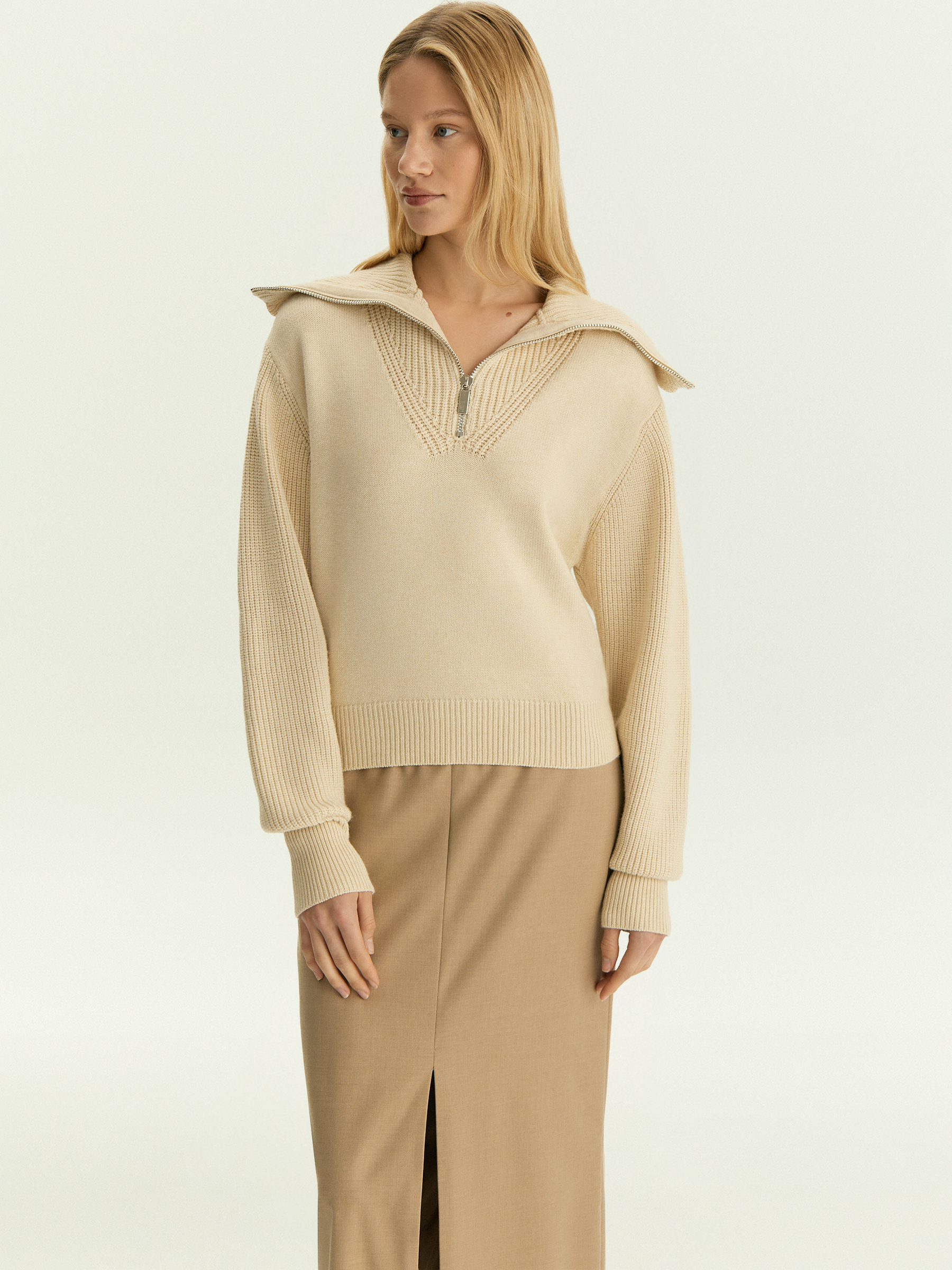 Свитер с отложным воротником 4990₽