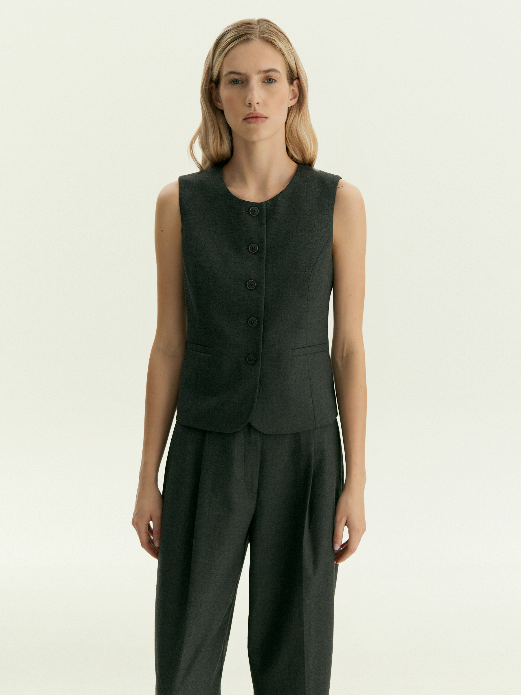 Жилет c круглым вырезом 2790₽