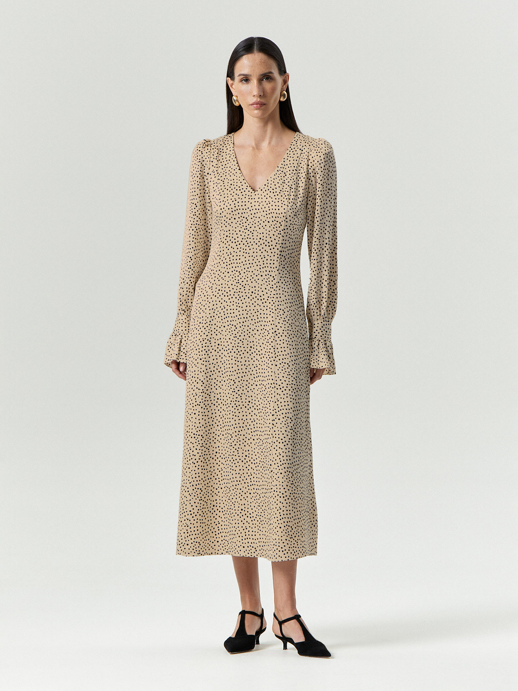 Платье миди из 100 вискозы 5990₽