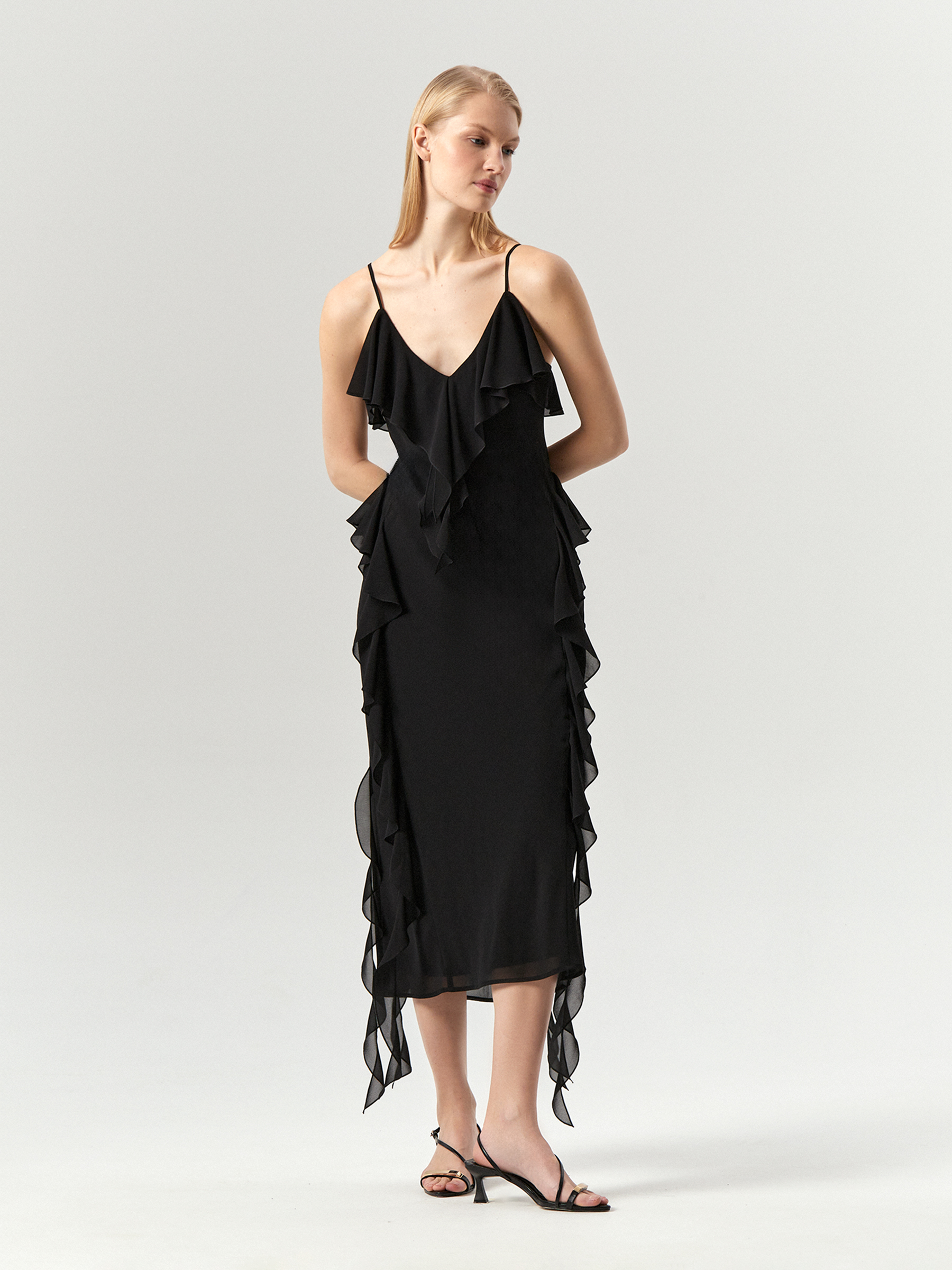 Платье миди из шифона с воланами 22990₽