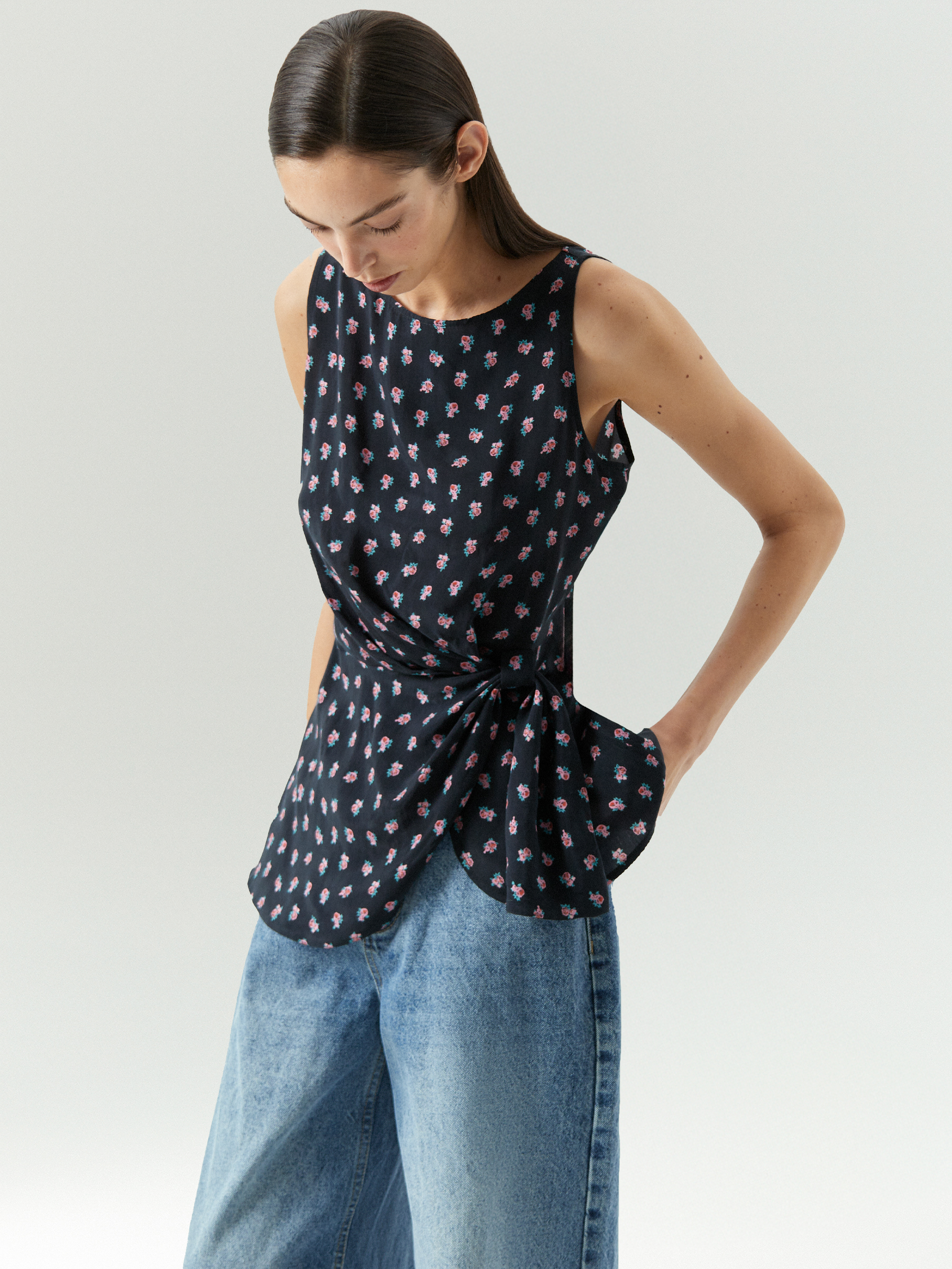 Топ из 100 купры с цветочным принтом 9790₽