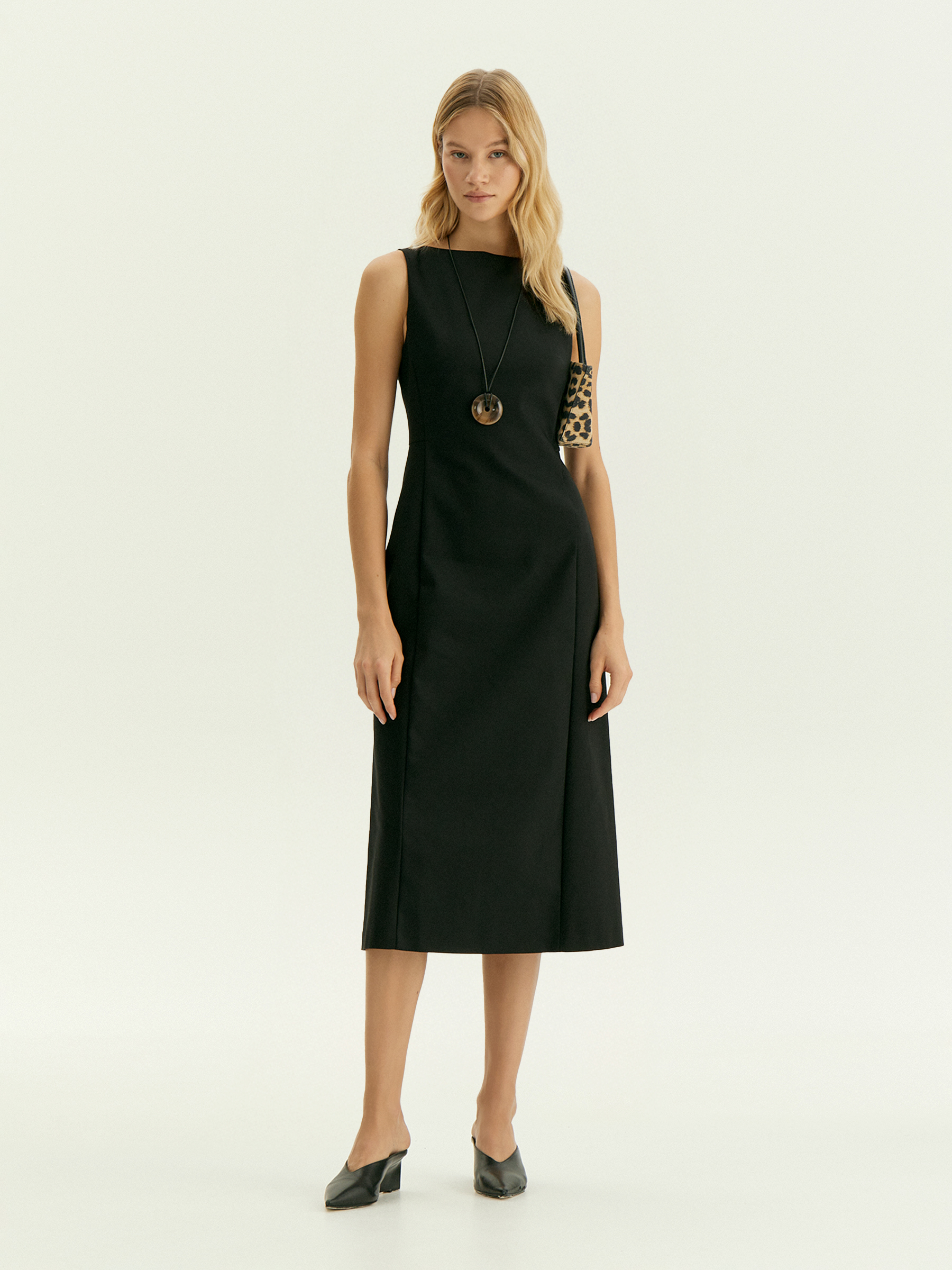 Платье-футляр миди 16090₽