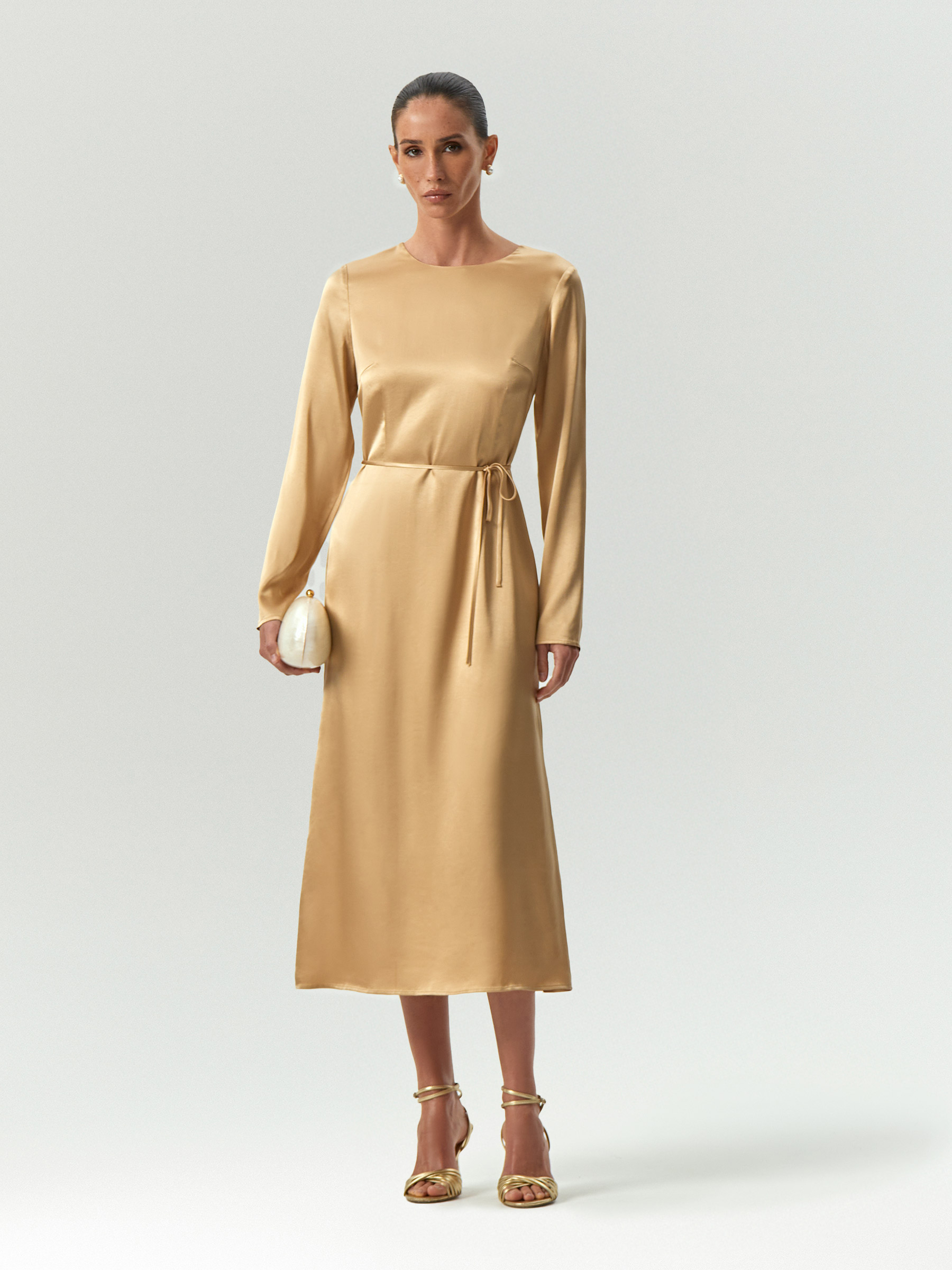 Платье макси из вискозы с поясом 4990₽