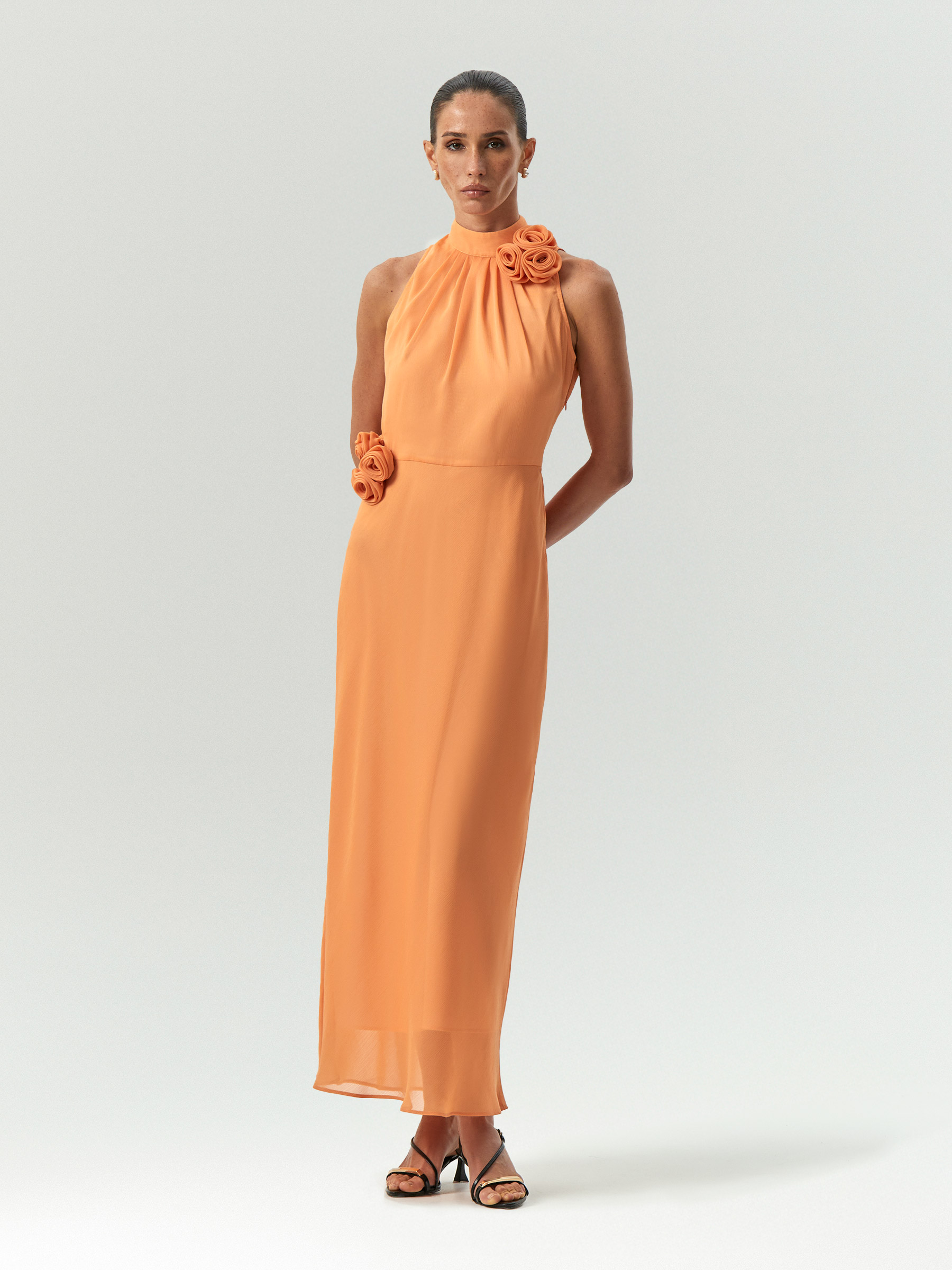 Платье макси с декором из цветов 14390₽