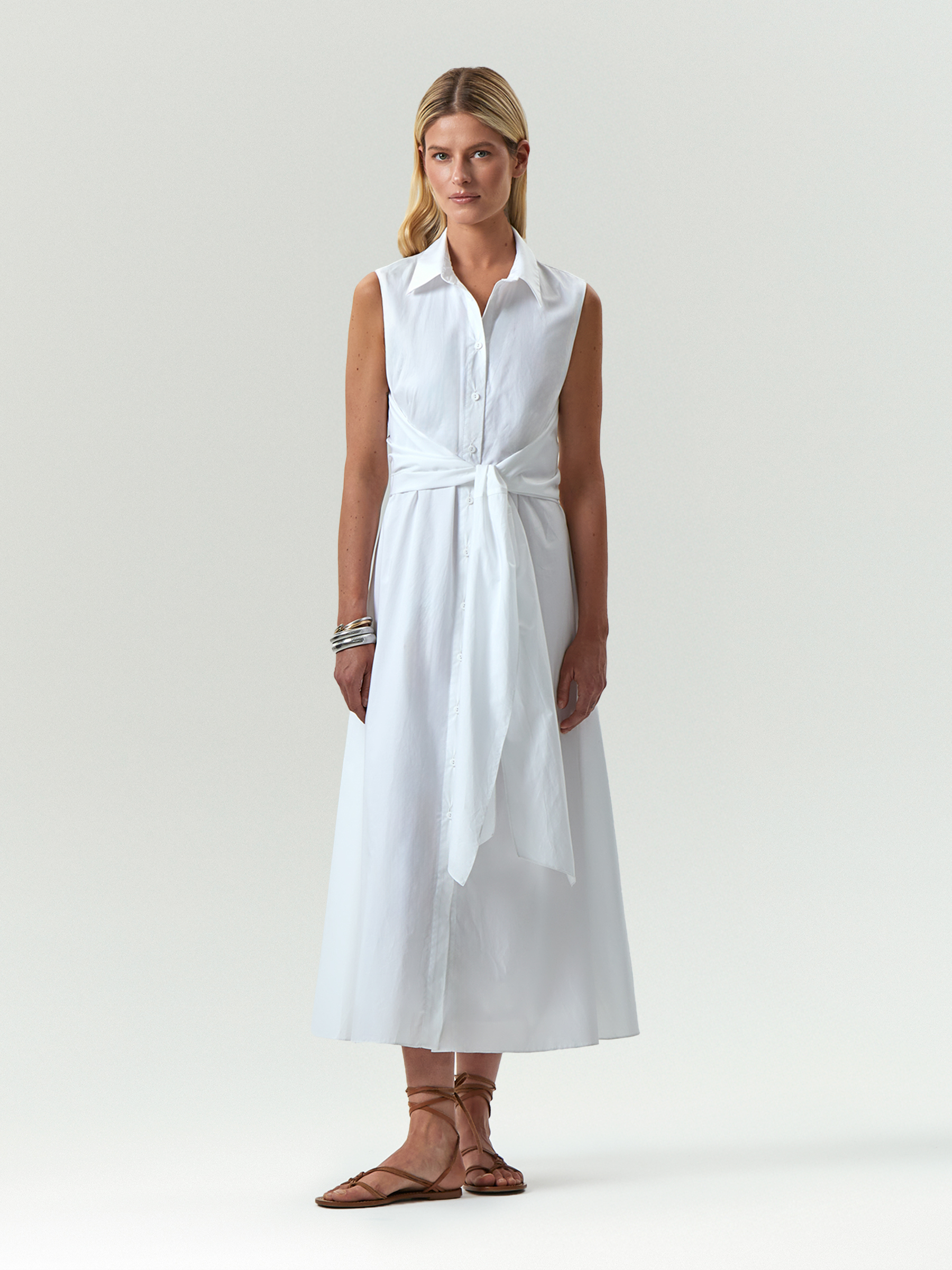 Платье-рубашка миди без рукавов 24990₽