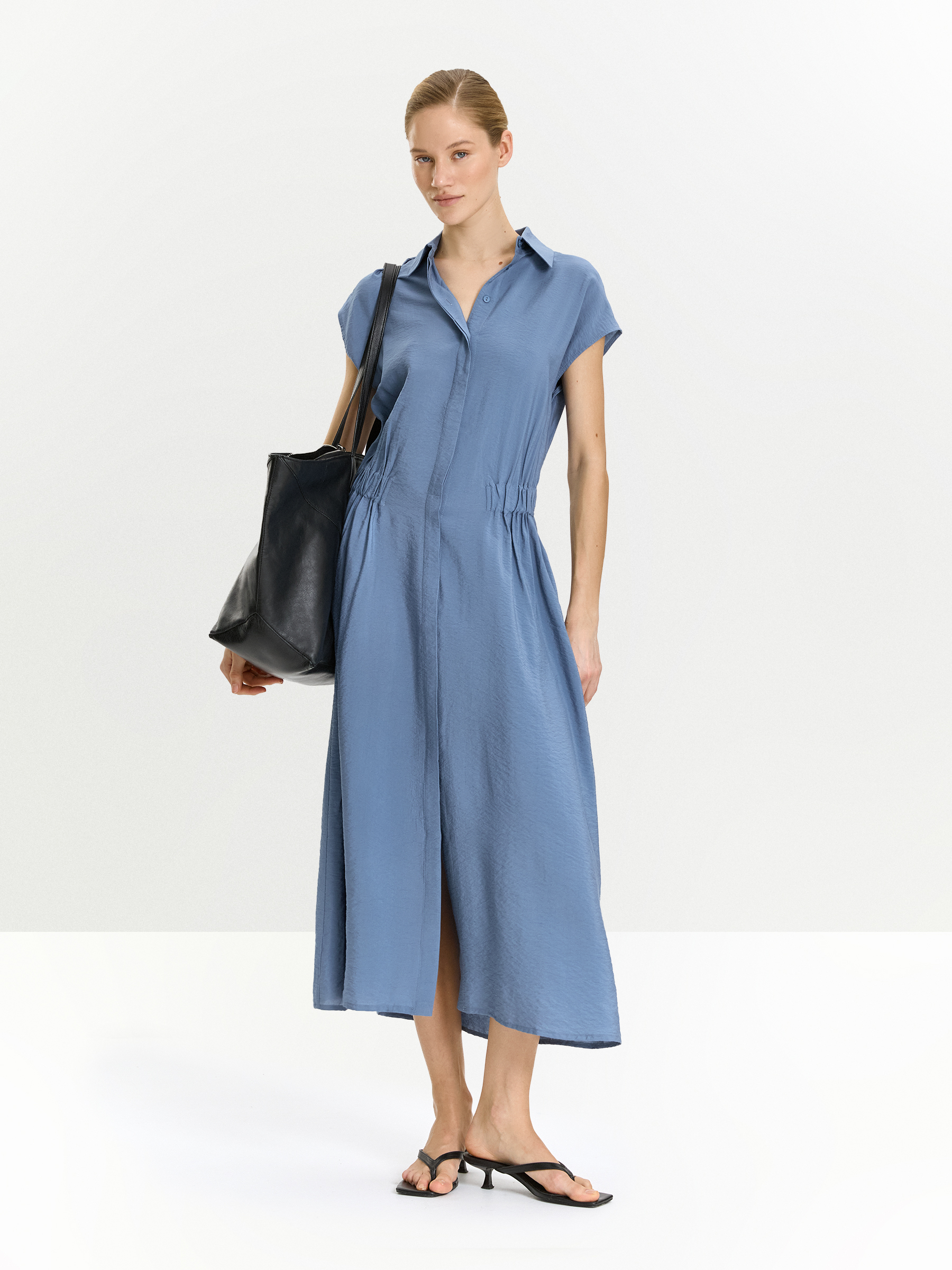 Платье макси из вискозы 17990₽