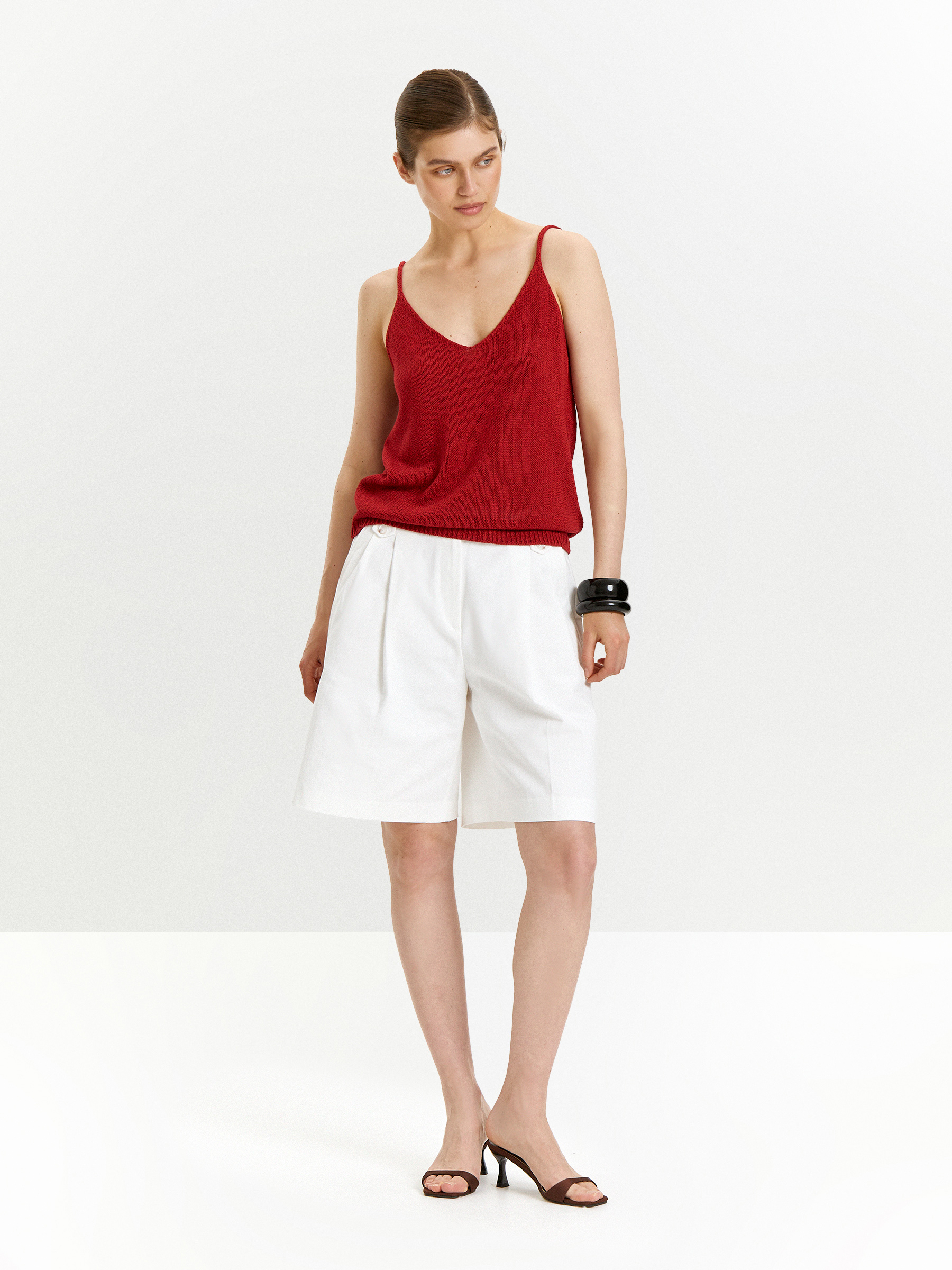 Шорты с защипами из 100% хлопка