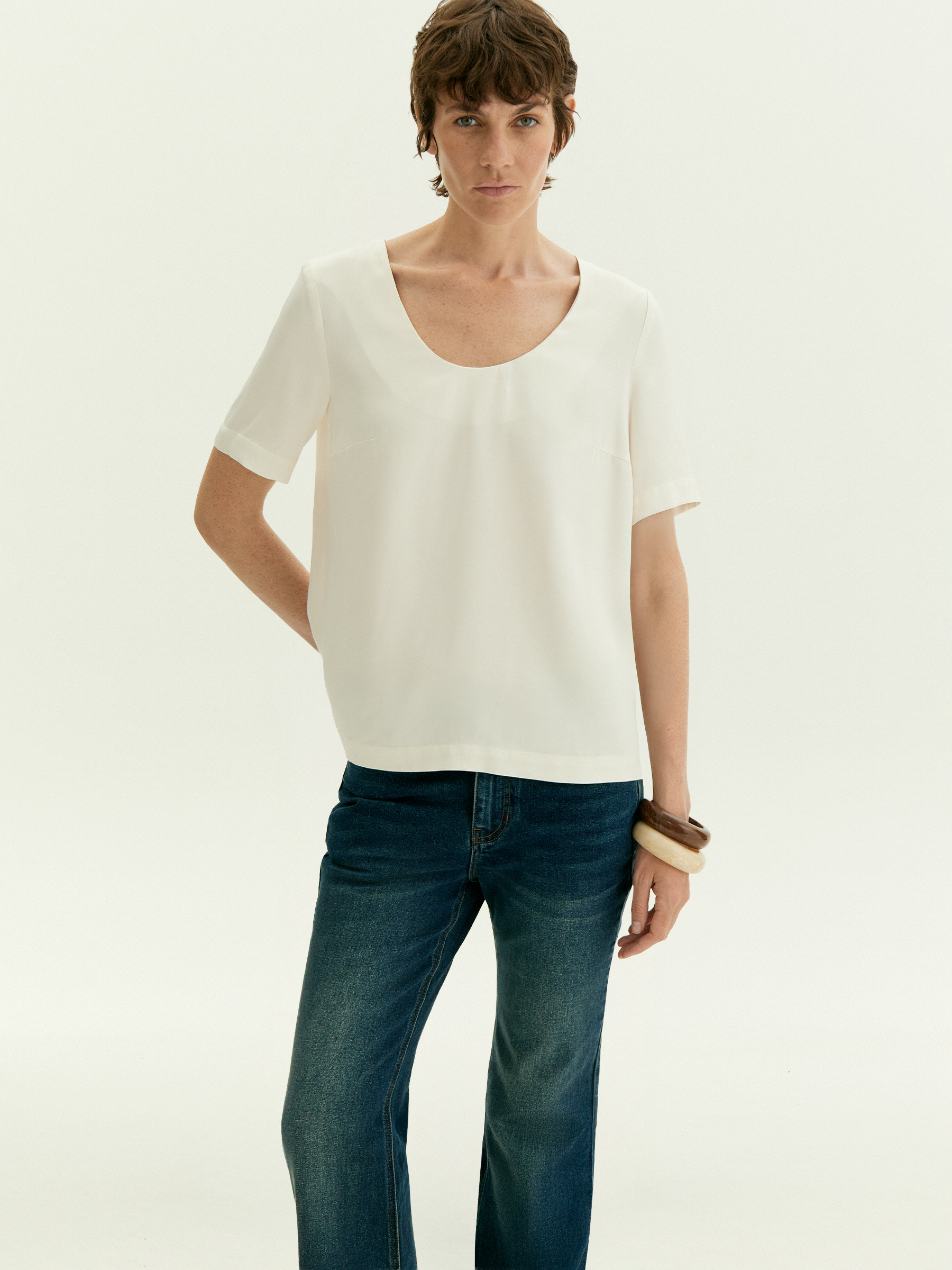 Блузка из 100% вискозы с вырезом