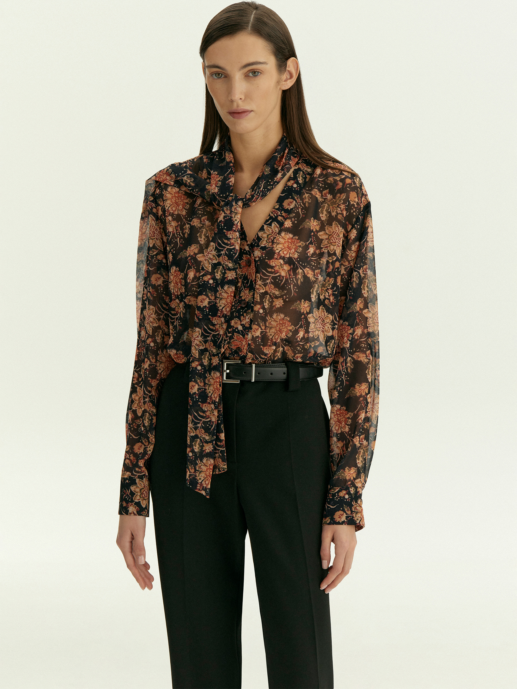 Рубашка с воротником-бантом 4190₽