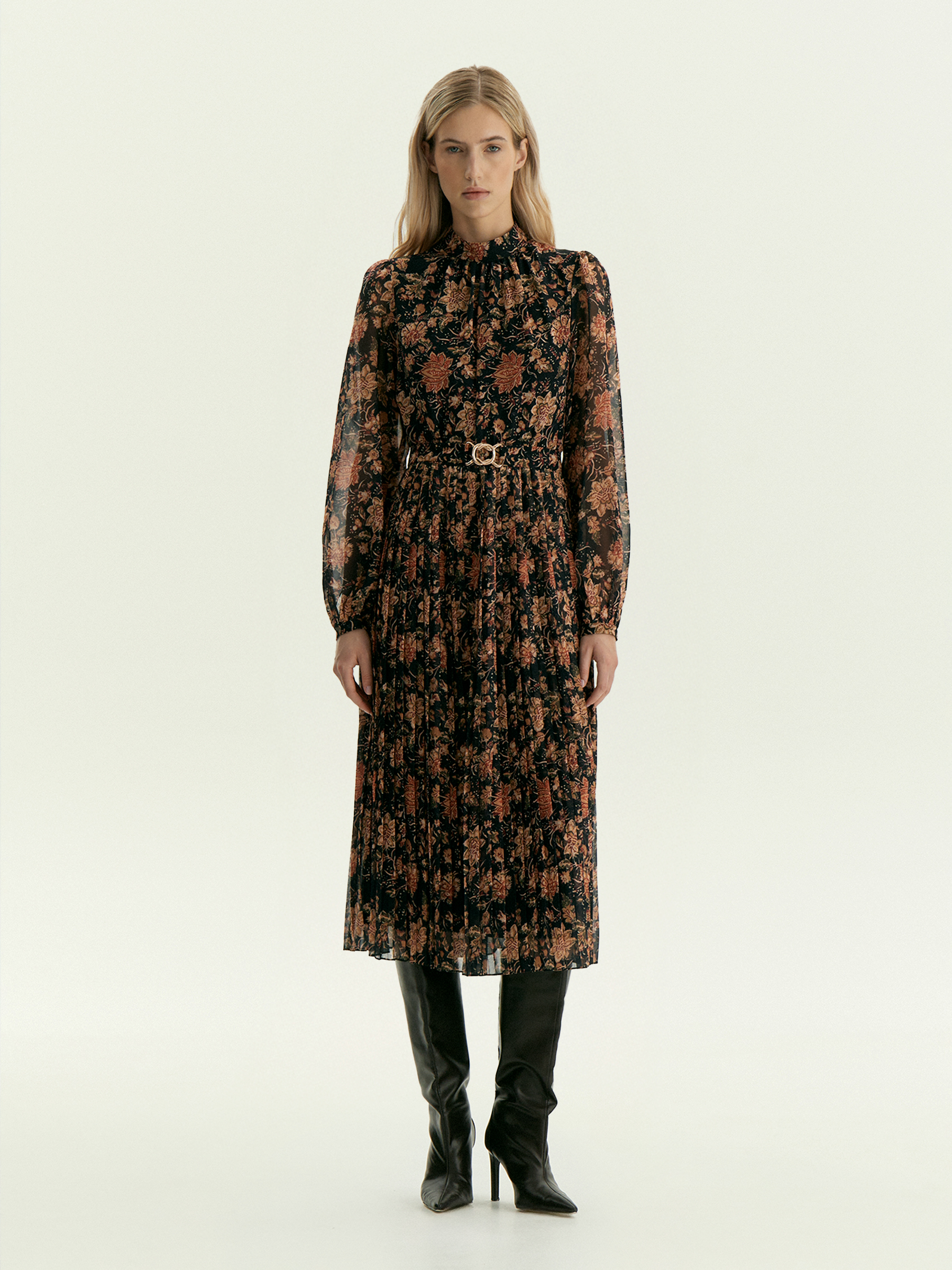 Платье макси из шифона с цветочным принтом 12490₽