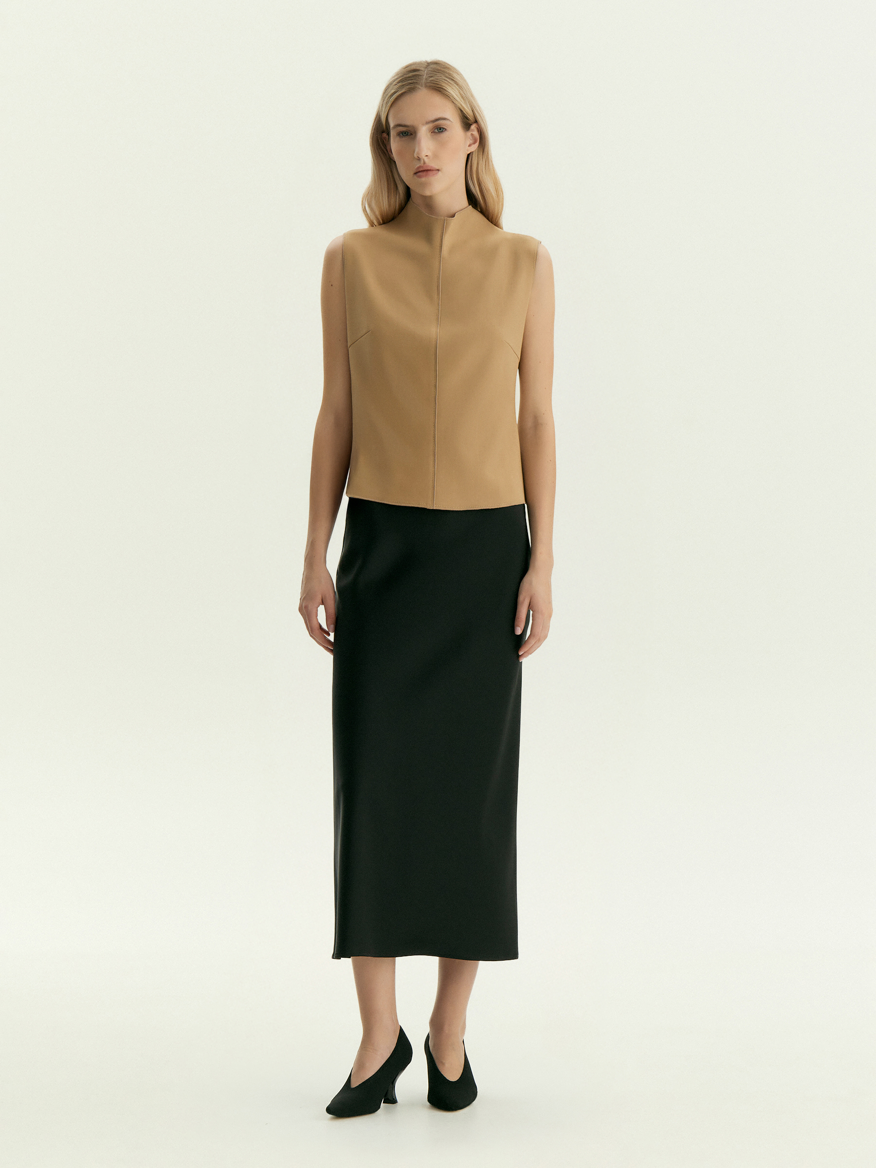 Однотонная блузка 3590₽