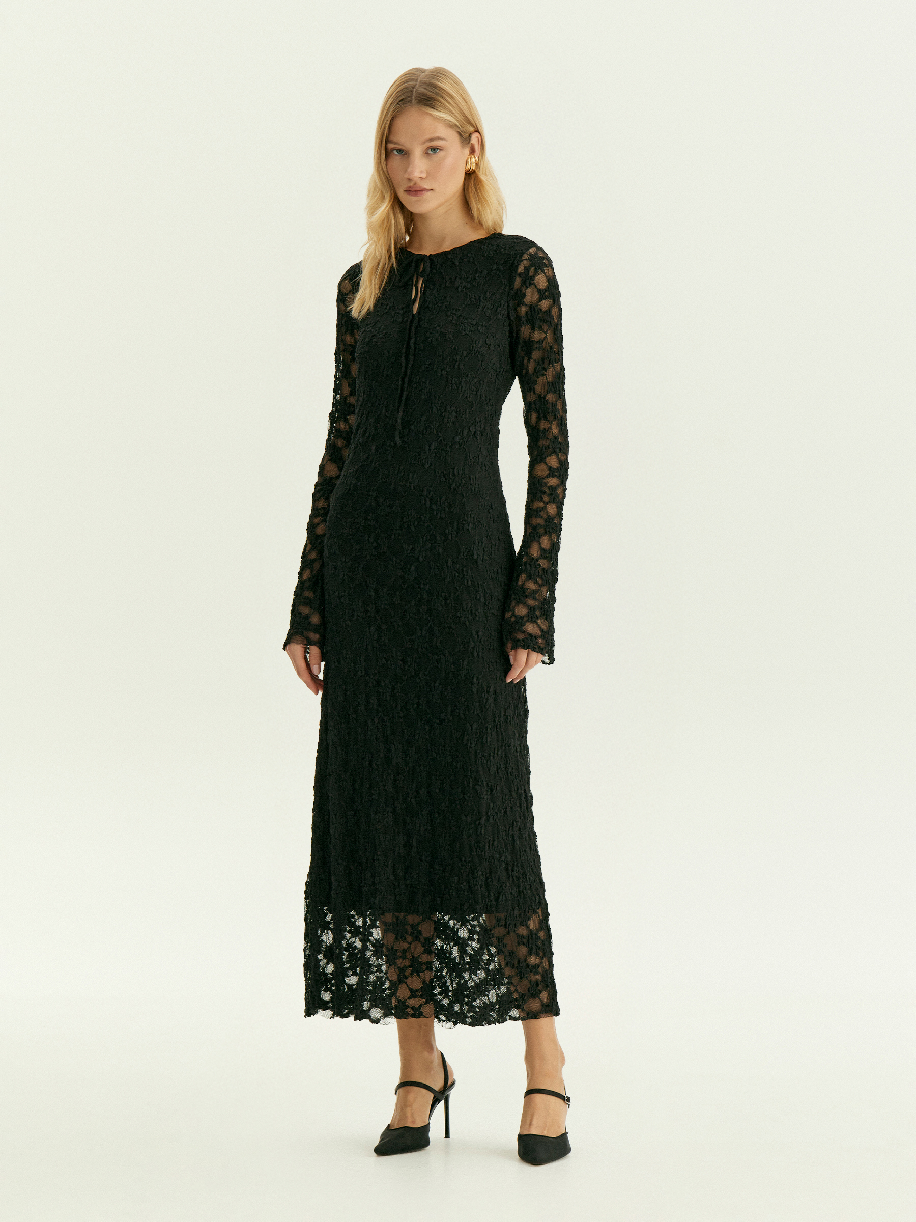 Кружевное платье макси 8990₽
