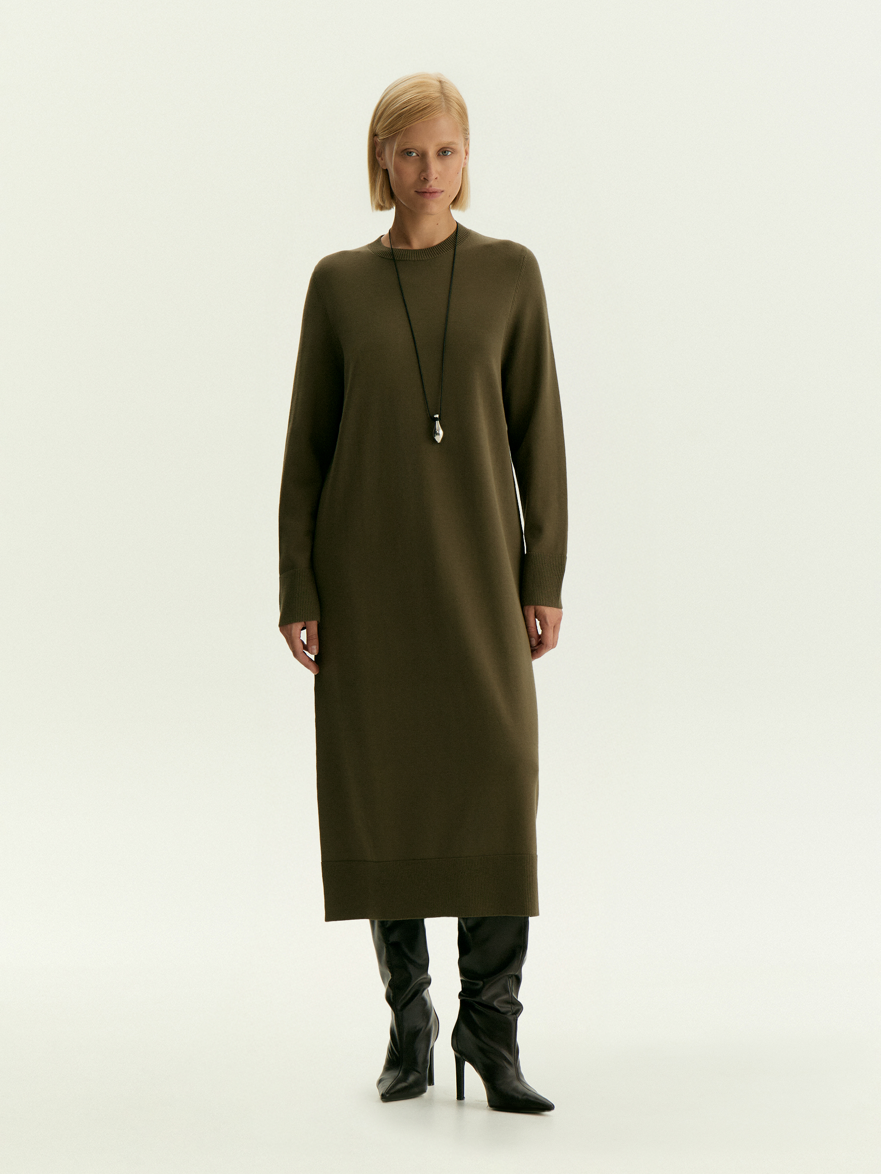 Трикотажное платье из вискозы 7790₽