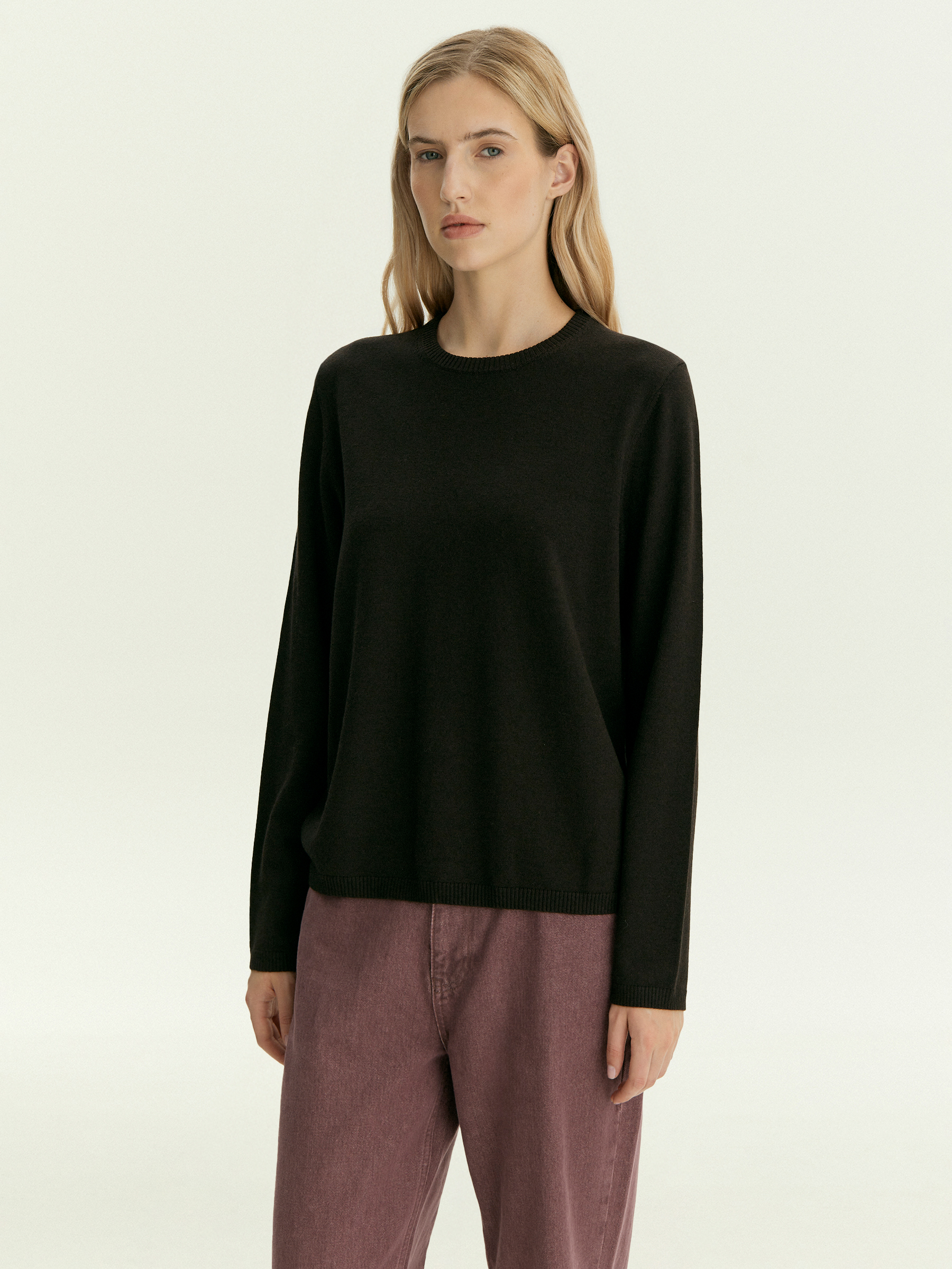 Джемпер из вискозного трикотажа с добавлением шерсти 7990₽