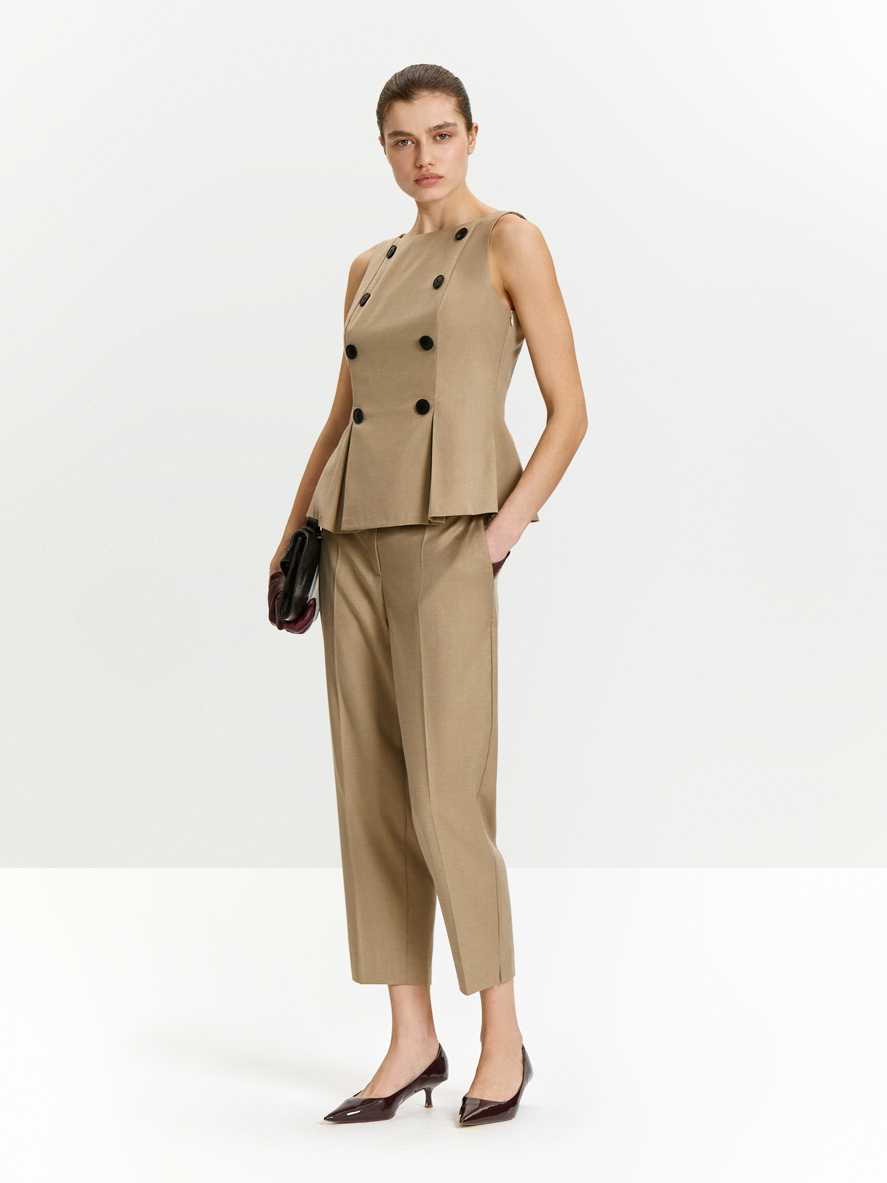 Брюки зауженного кроя 10490₽