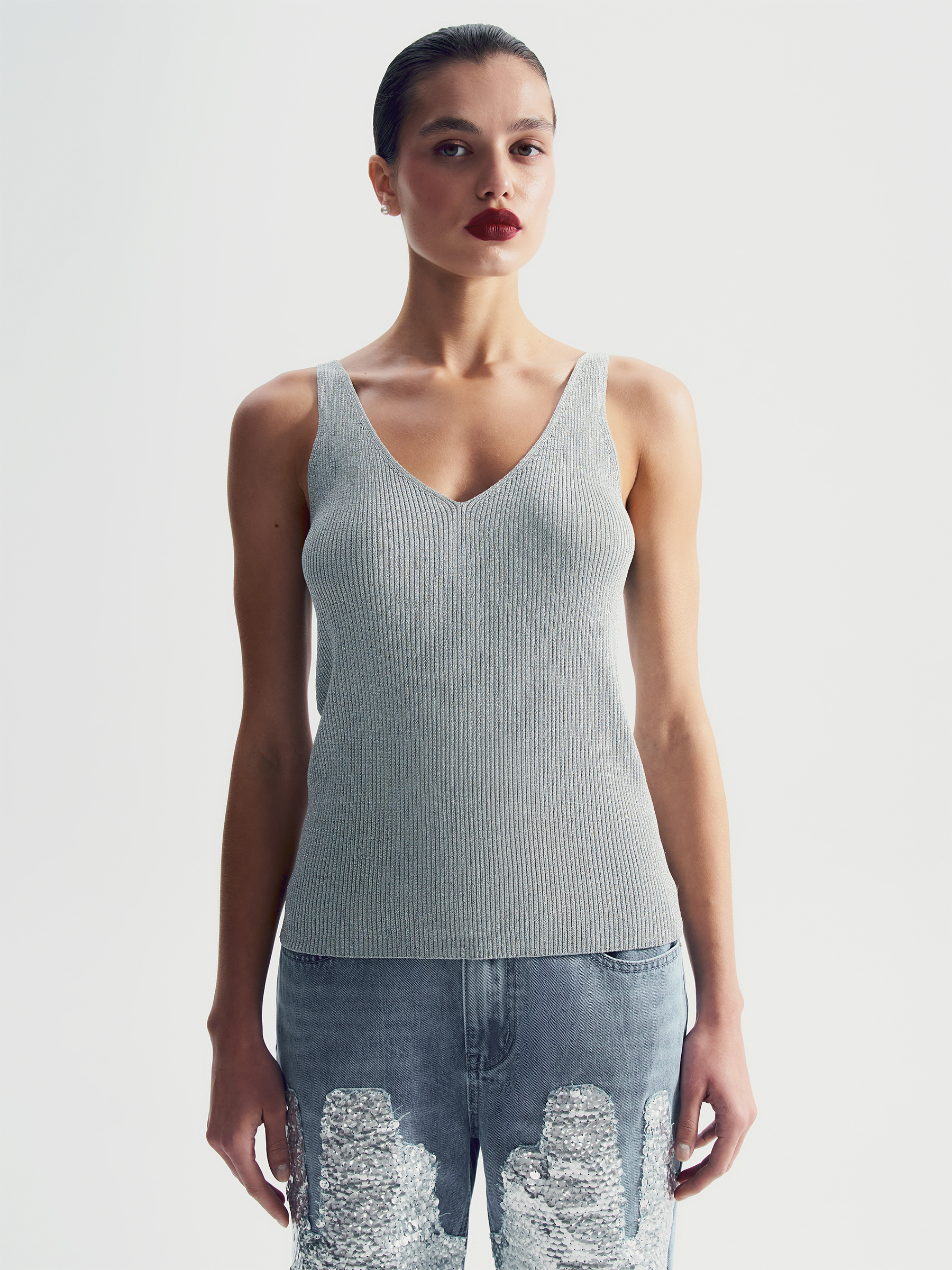 Трикотажный топ с металлизированной нитью 4790₽