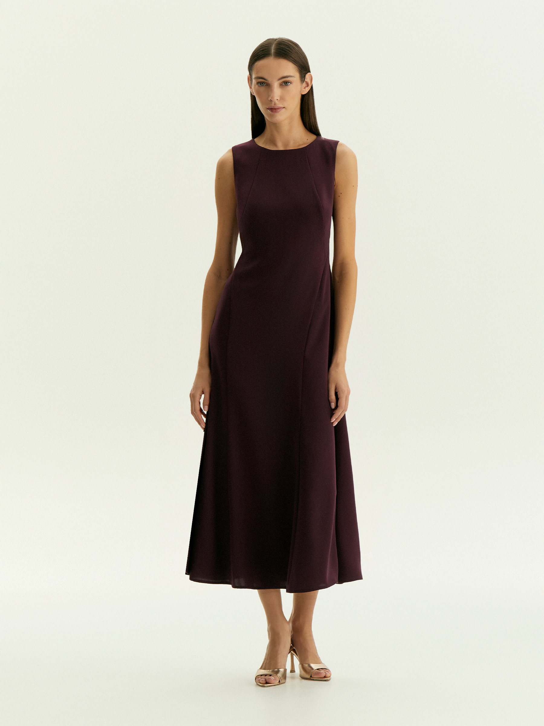 Платье без рукавов 11490₽