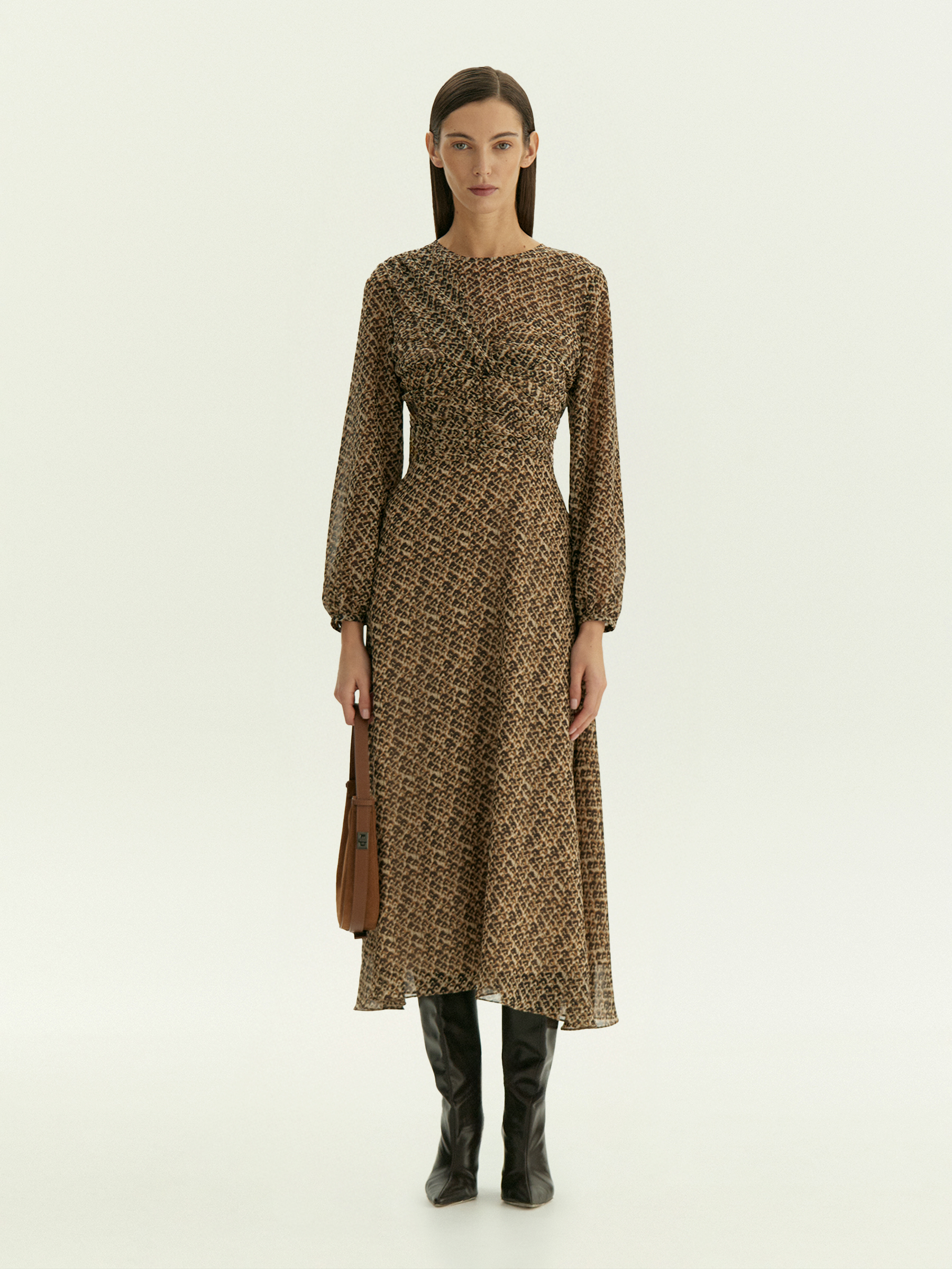 Платье с абстрактым принтом 7190₽