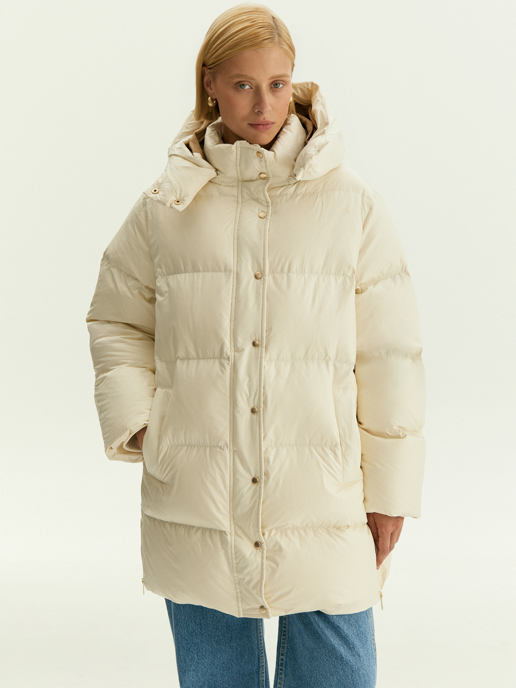 Пуховик с капюшоном 18390₽