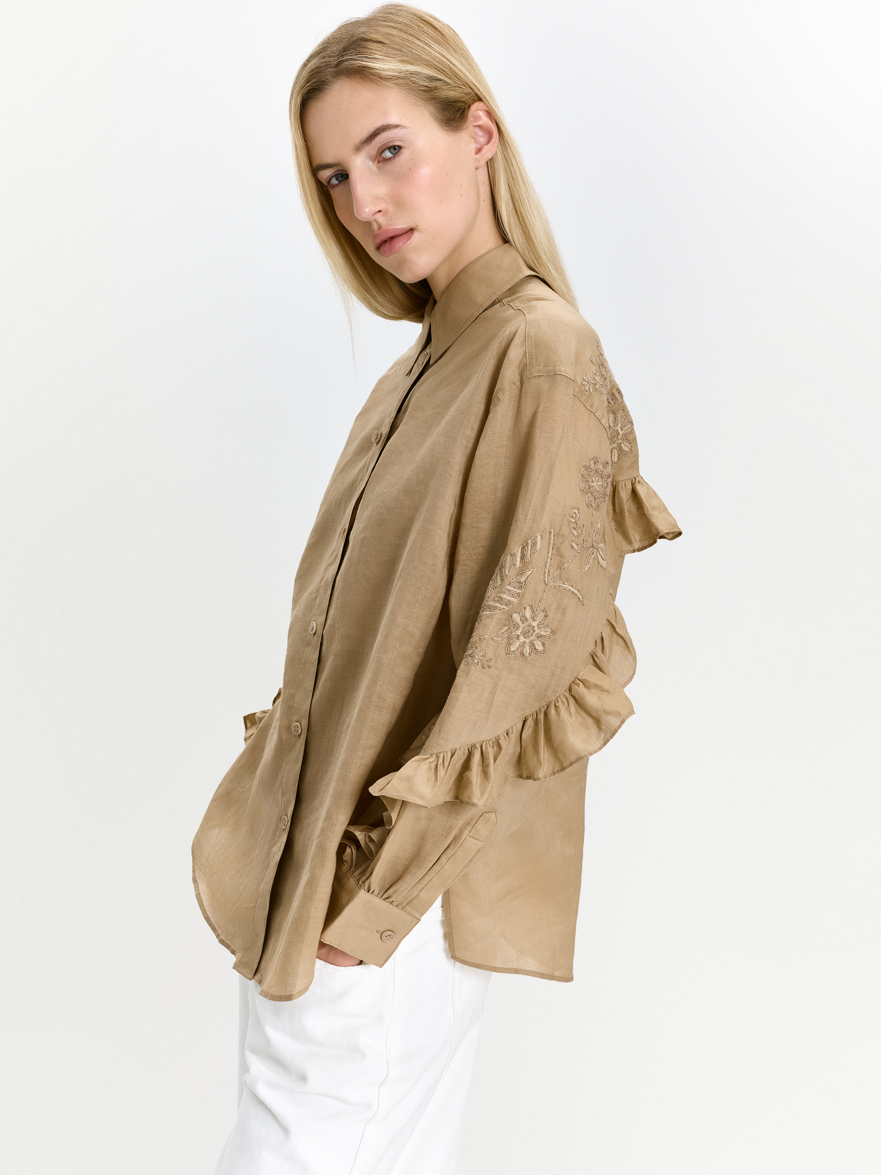 Рубашка из 100 рами 15990₽