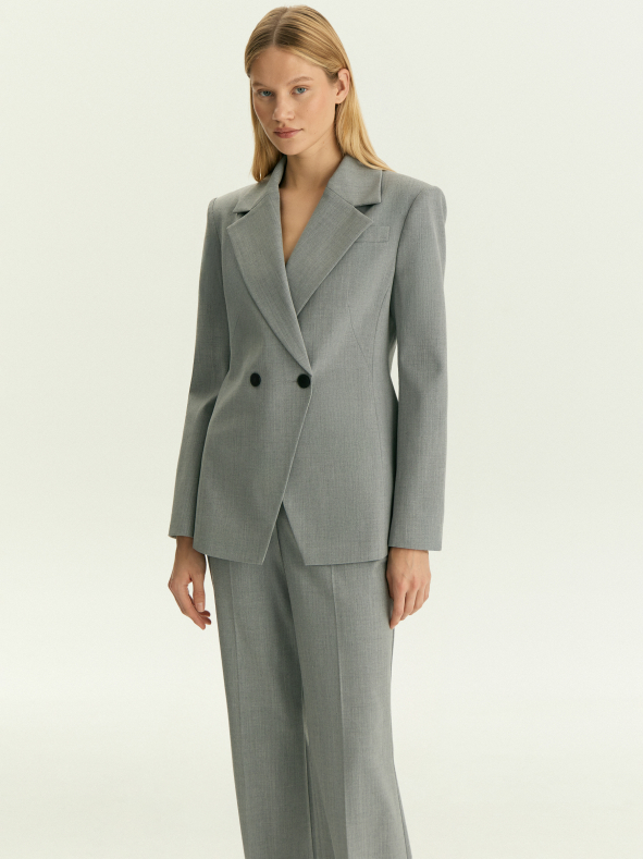 жакет приталенного кроя