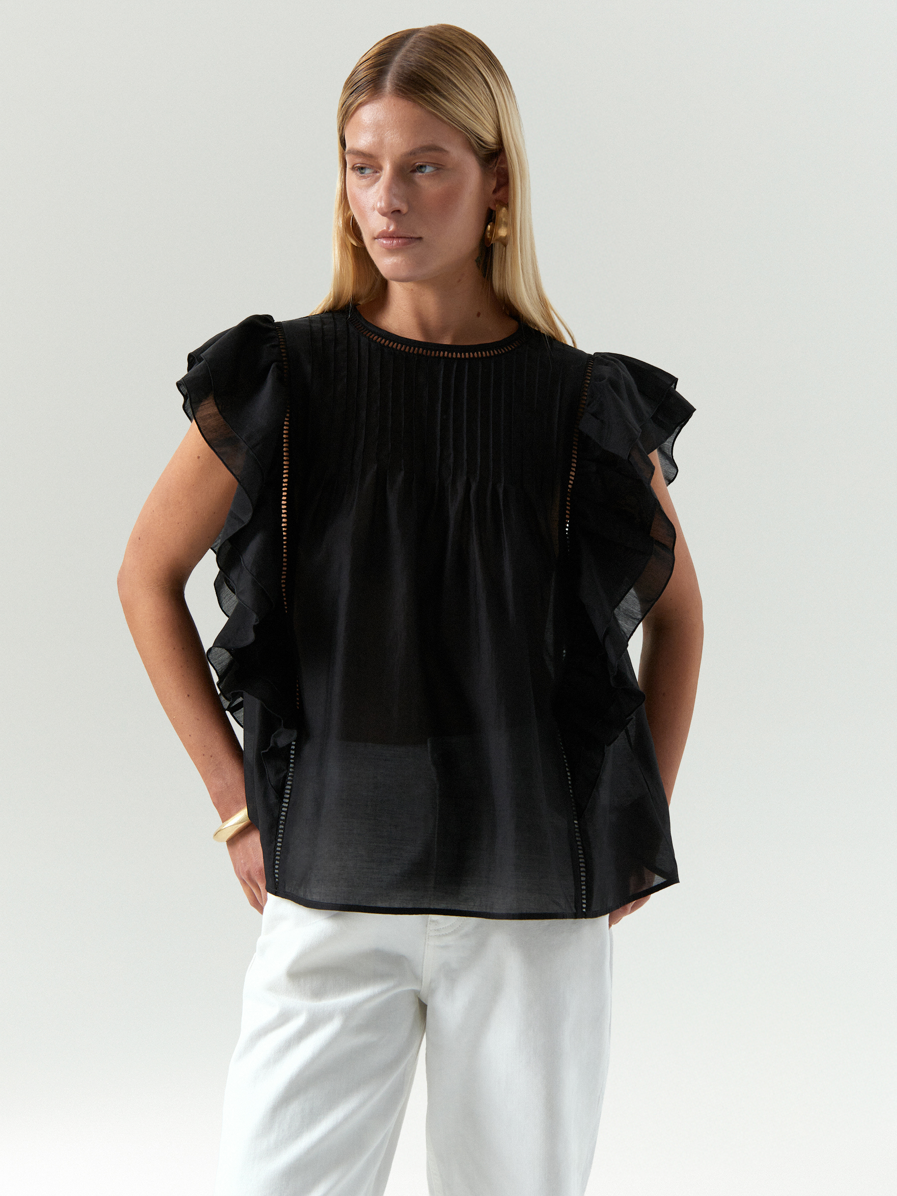 Рубашка однотонная 15990₽