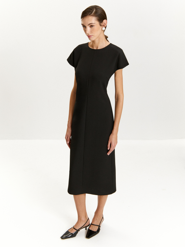 Платье приталенного силуэта