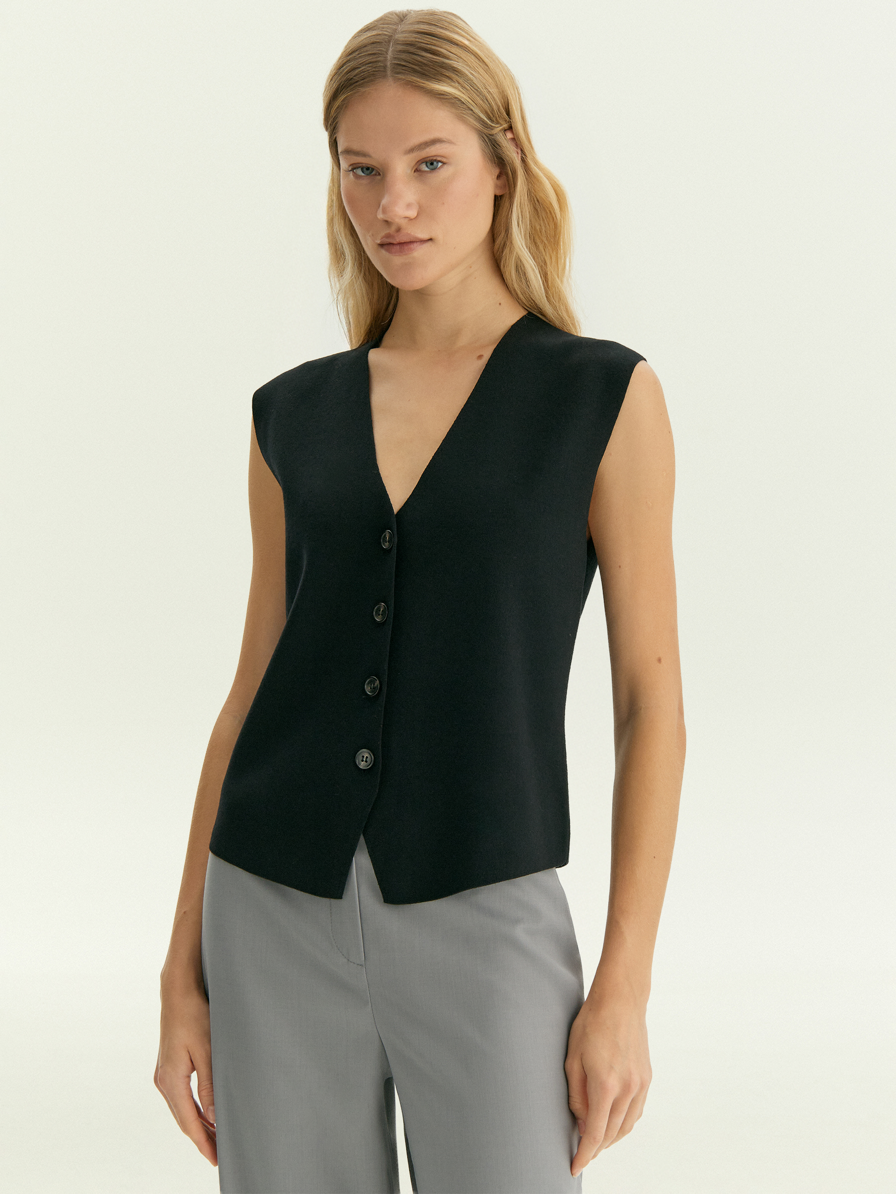 Вязаный жилет с добавлением шерсти 5490₽