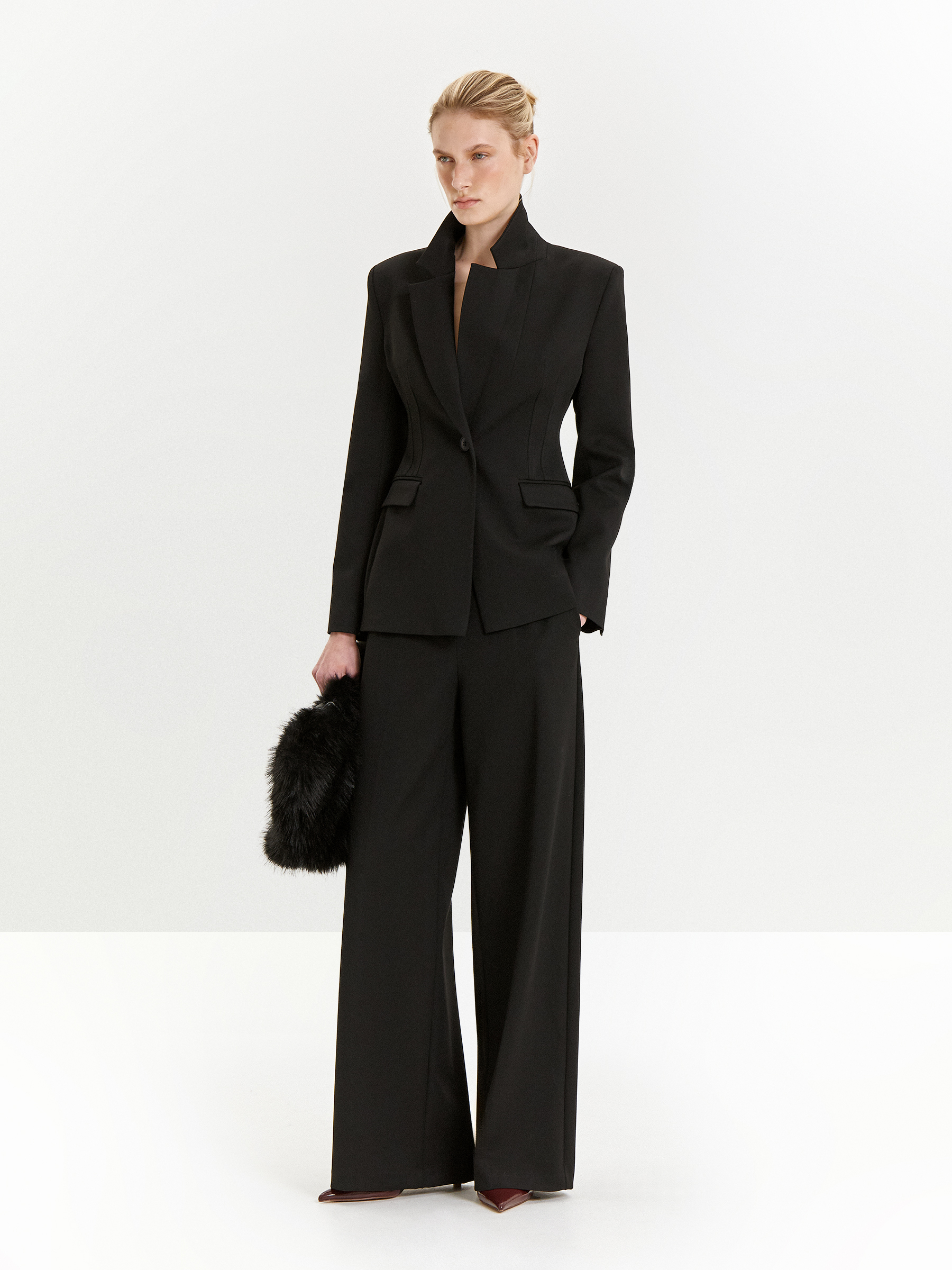 Брюки широкого кроя 18990₽