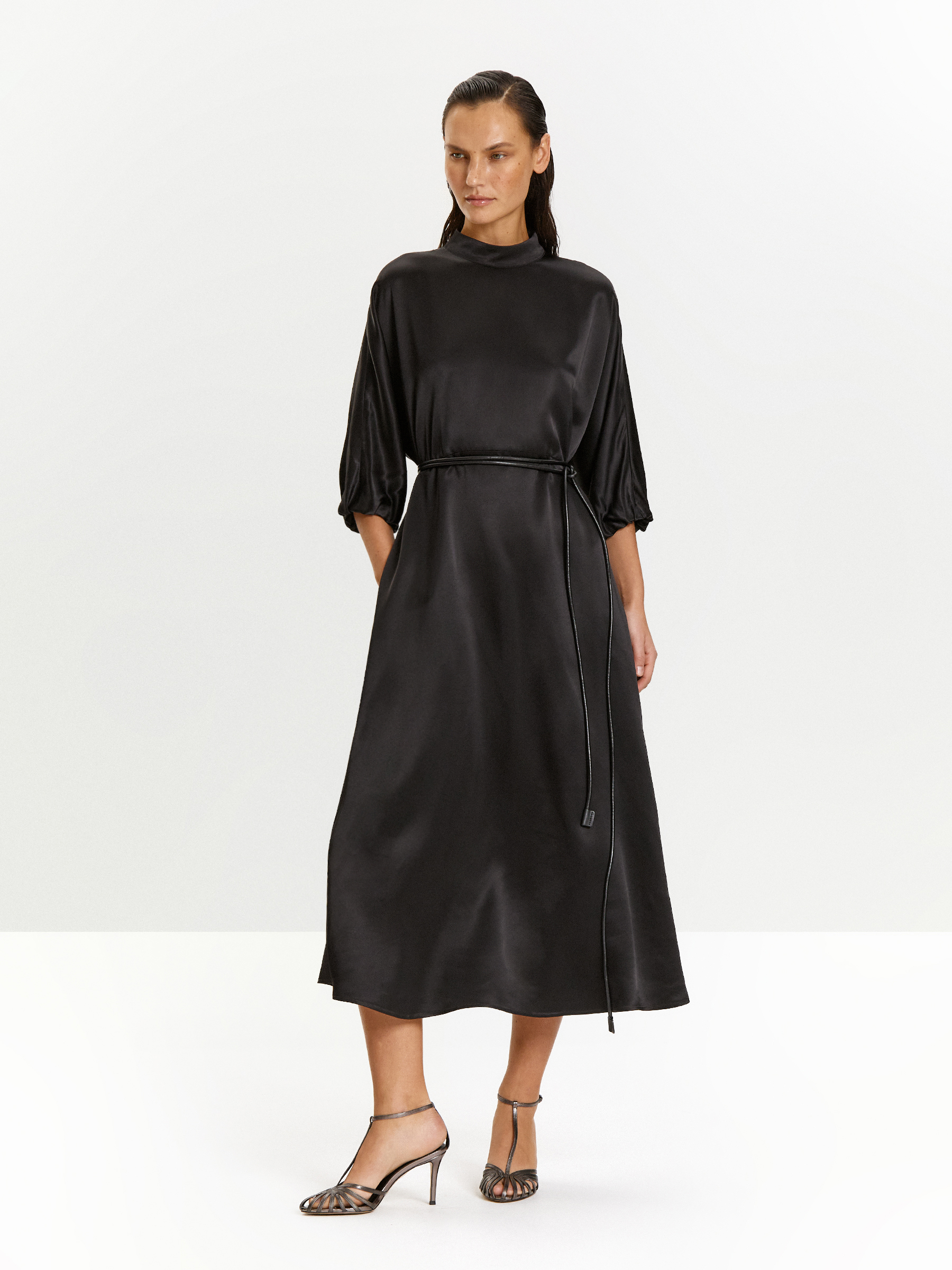 Платье а-силуэта 23990₽