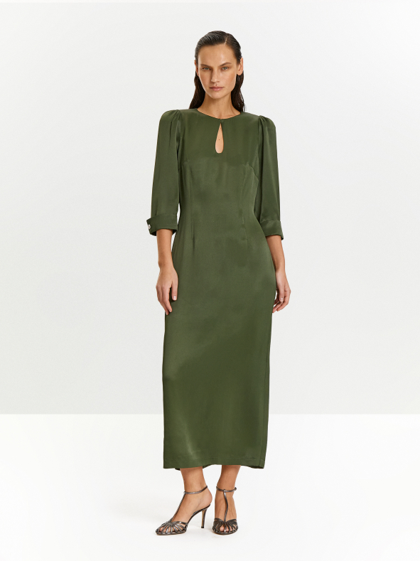 Платье приталенного силуэта