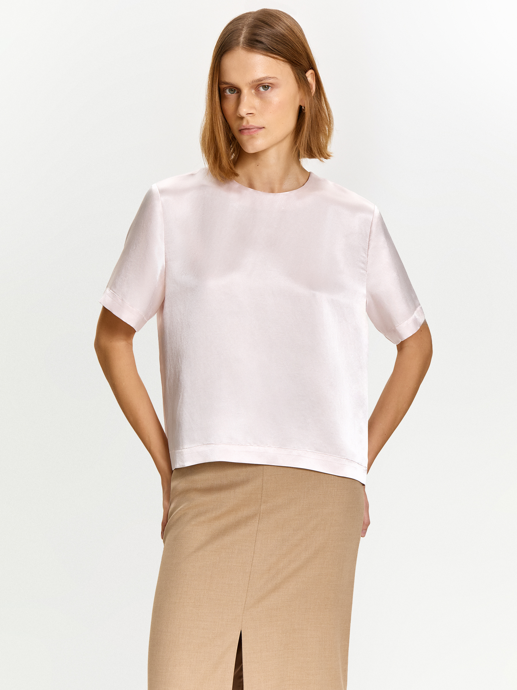 Блузка прямого кроя 8990₽