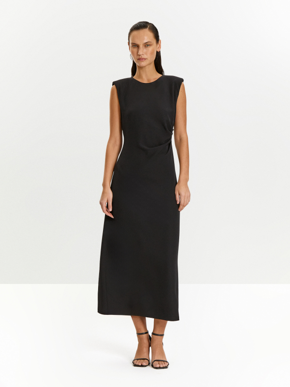 Платье без рукавов