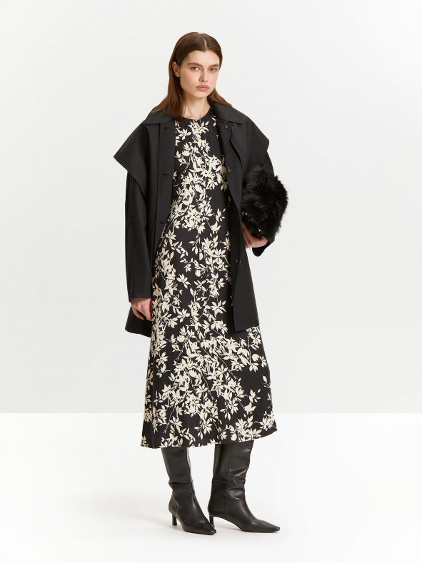 Платье приталенное с принтом