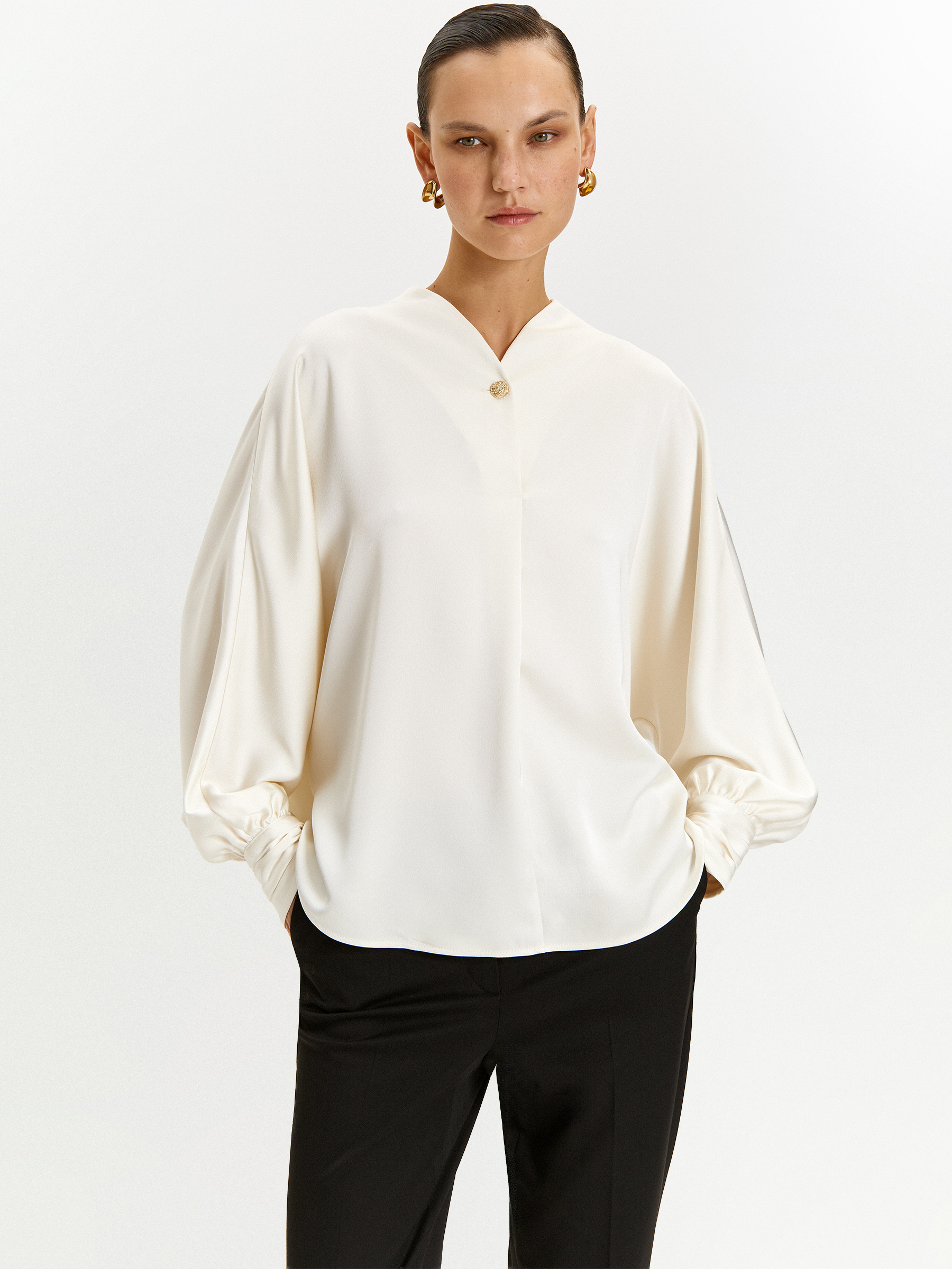 Блузка с длинным рукавом 16990₽