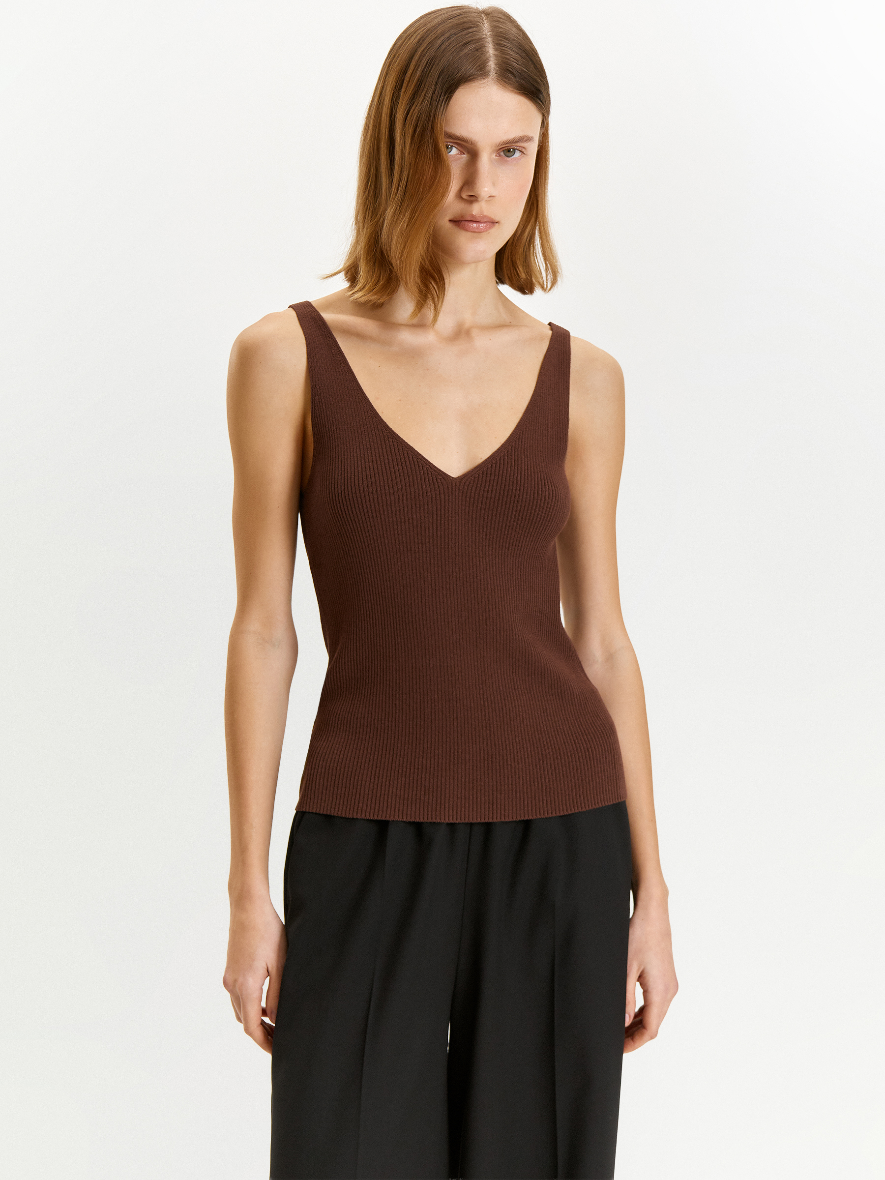 Трикотажный топ из вискозы 7990₽