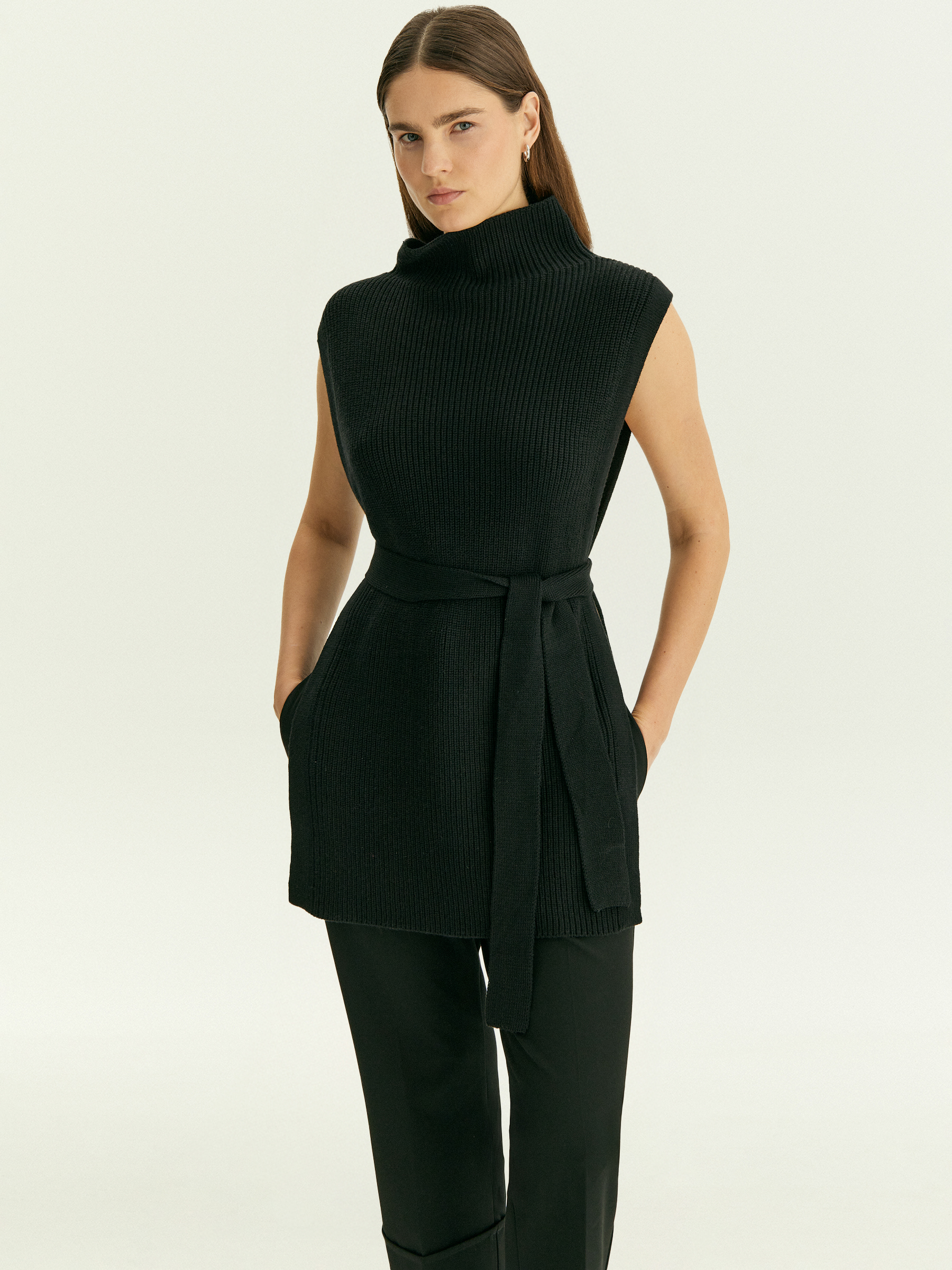 Вязаный жилет с добавлением шерсти 4990₽