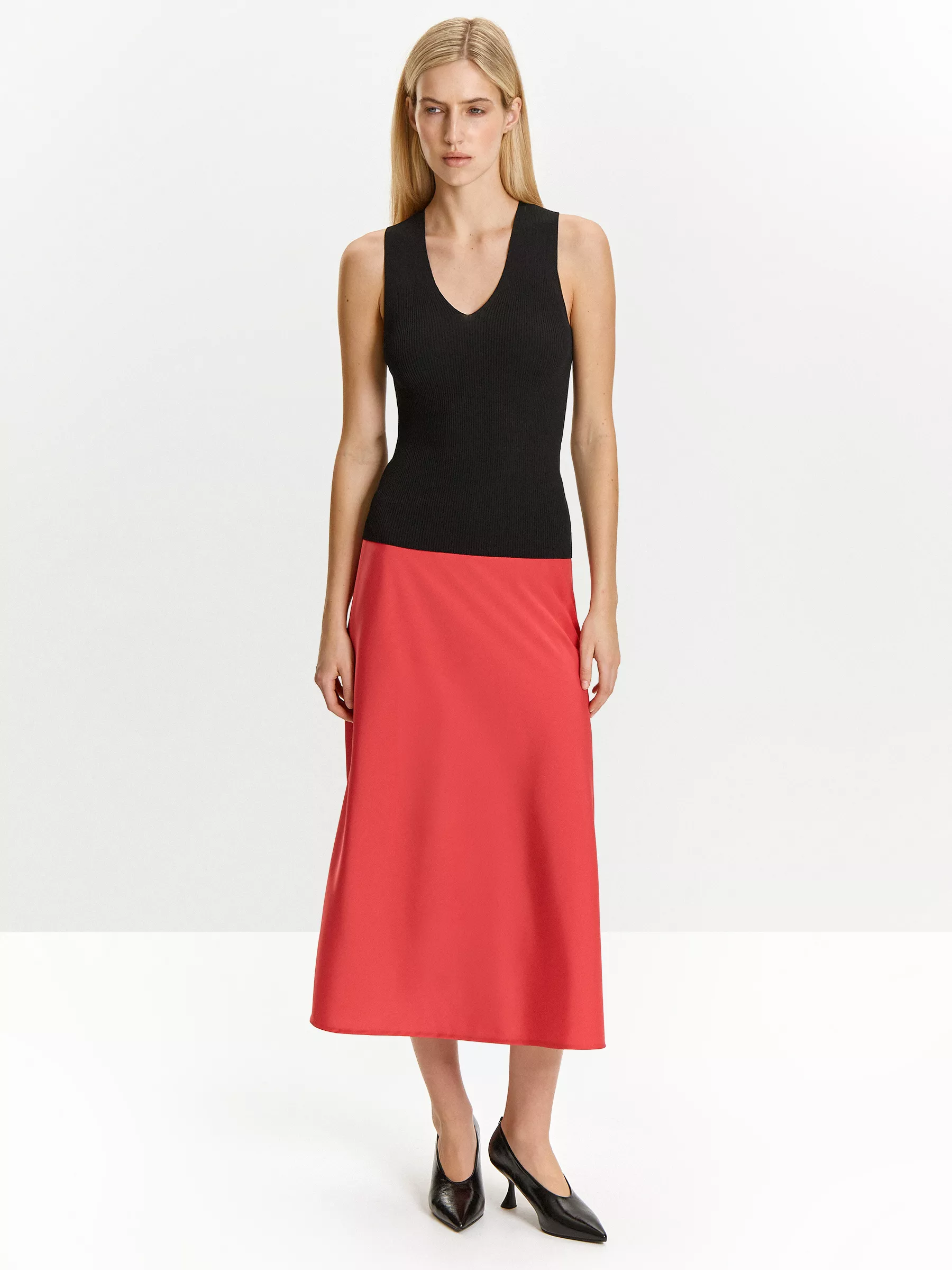 Трикотажный топ с v-образным вырезом