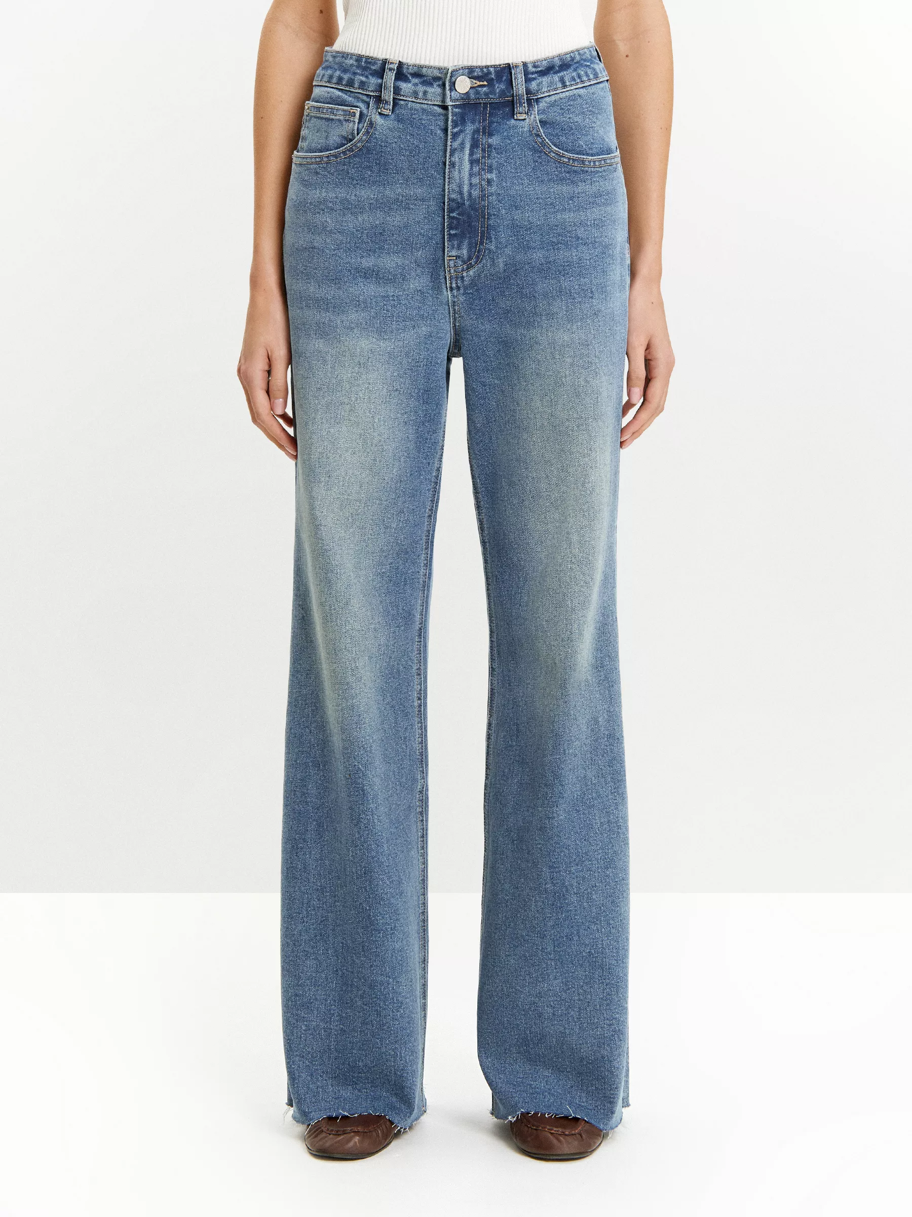 Джинсы Flare Leg 379