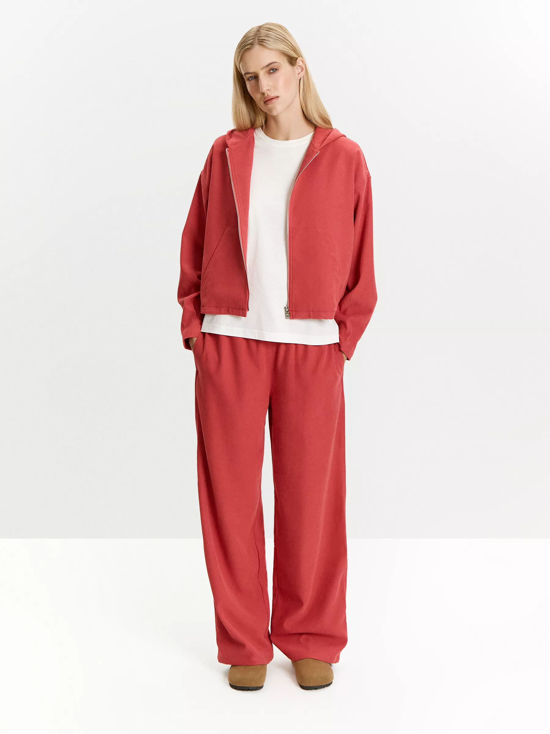 Брюки прямого кроя из трикотажа