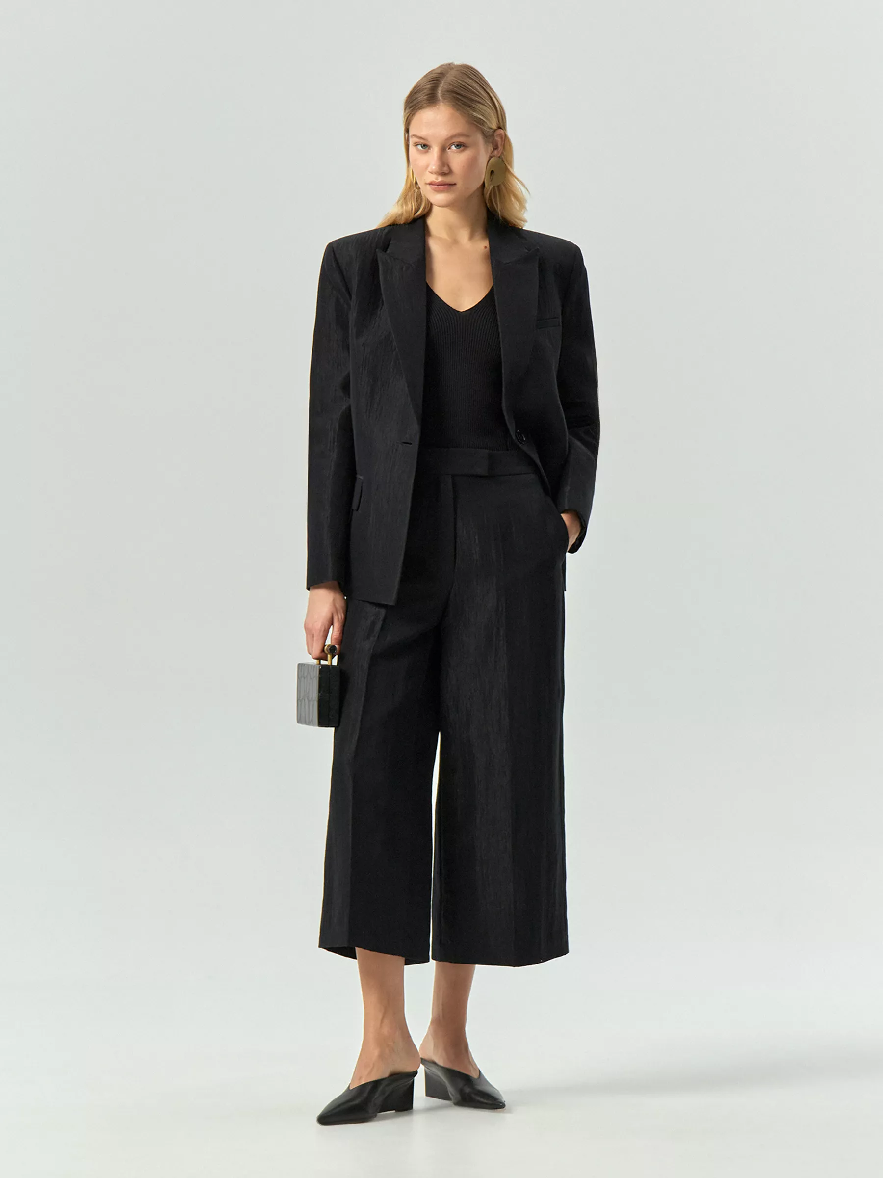 Брюки-кюлоты из жатой ткани