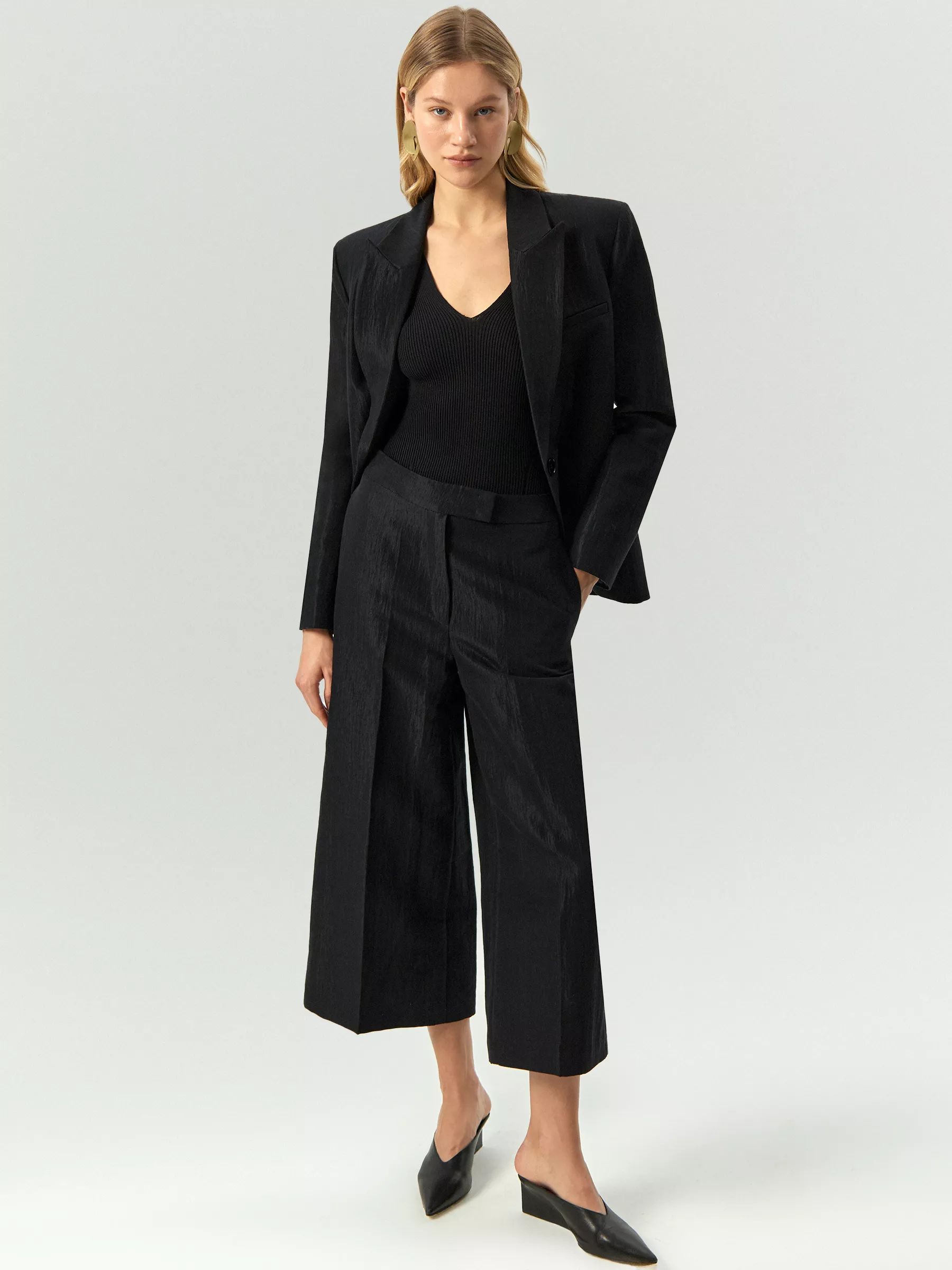 Брюки-кюлоты из жатой ткани