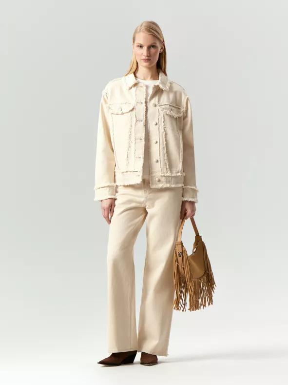 Джинсовая куртка oversize с бахромой