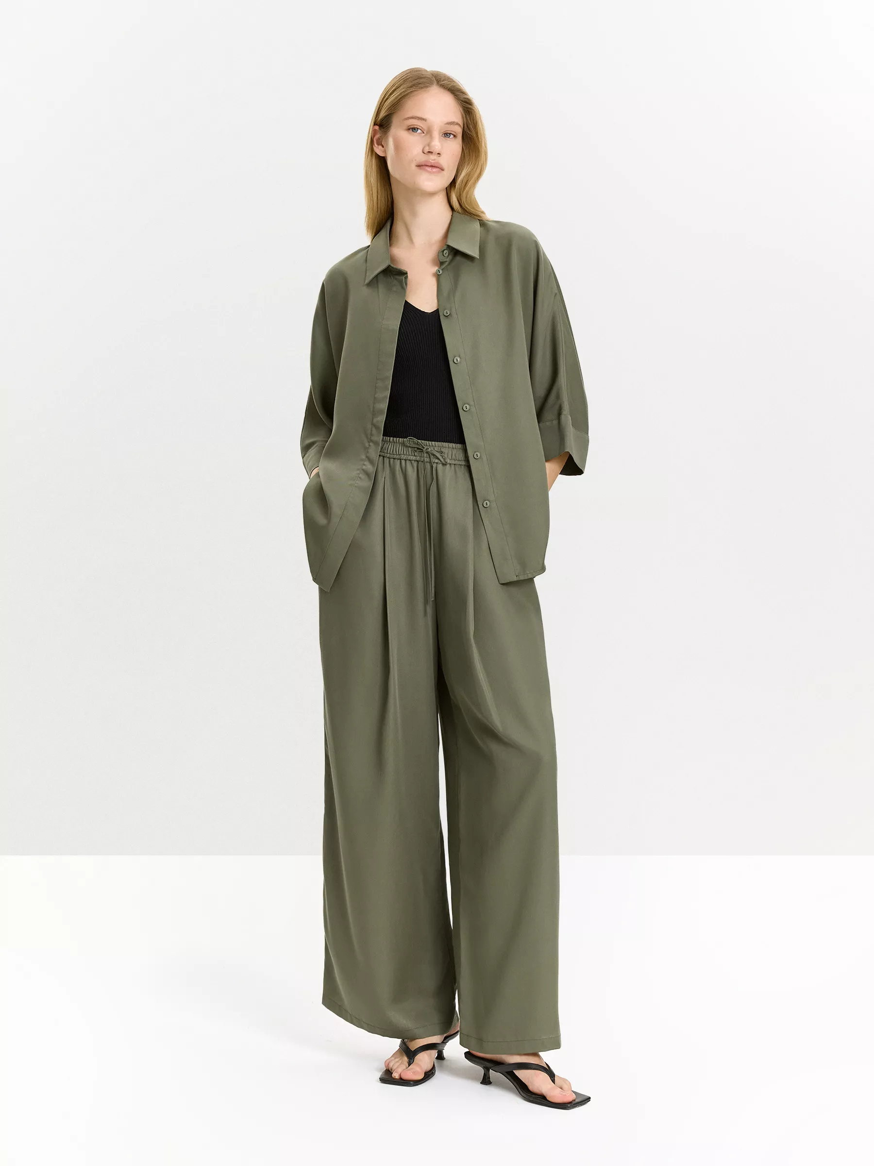 Брюки D455/pomme