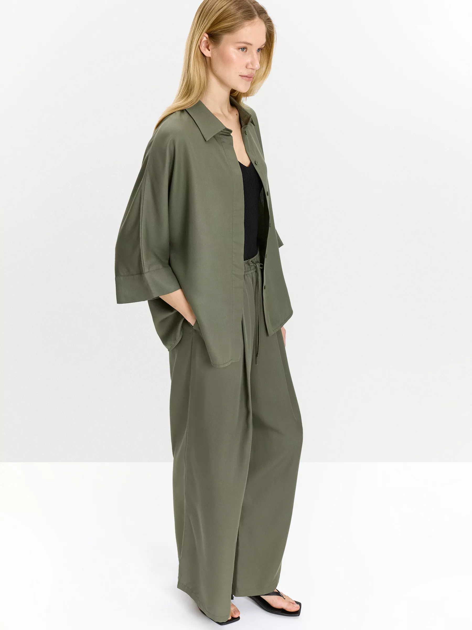 Брюки D455/pomme