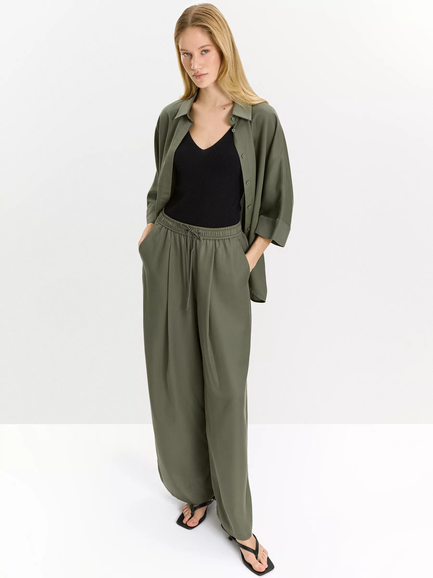 Брюки D455/pomme