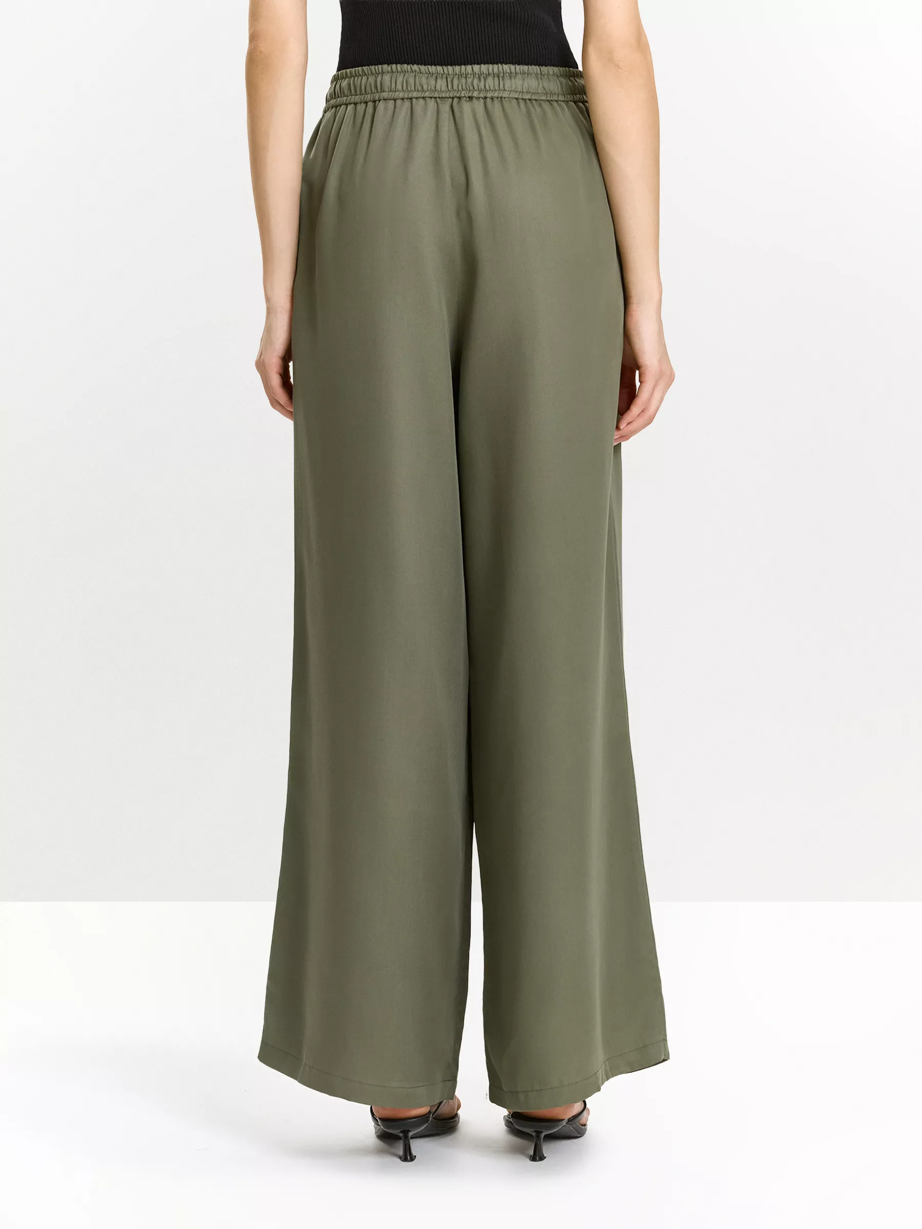 Брюки D455/pomme